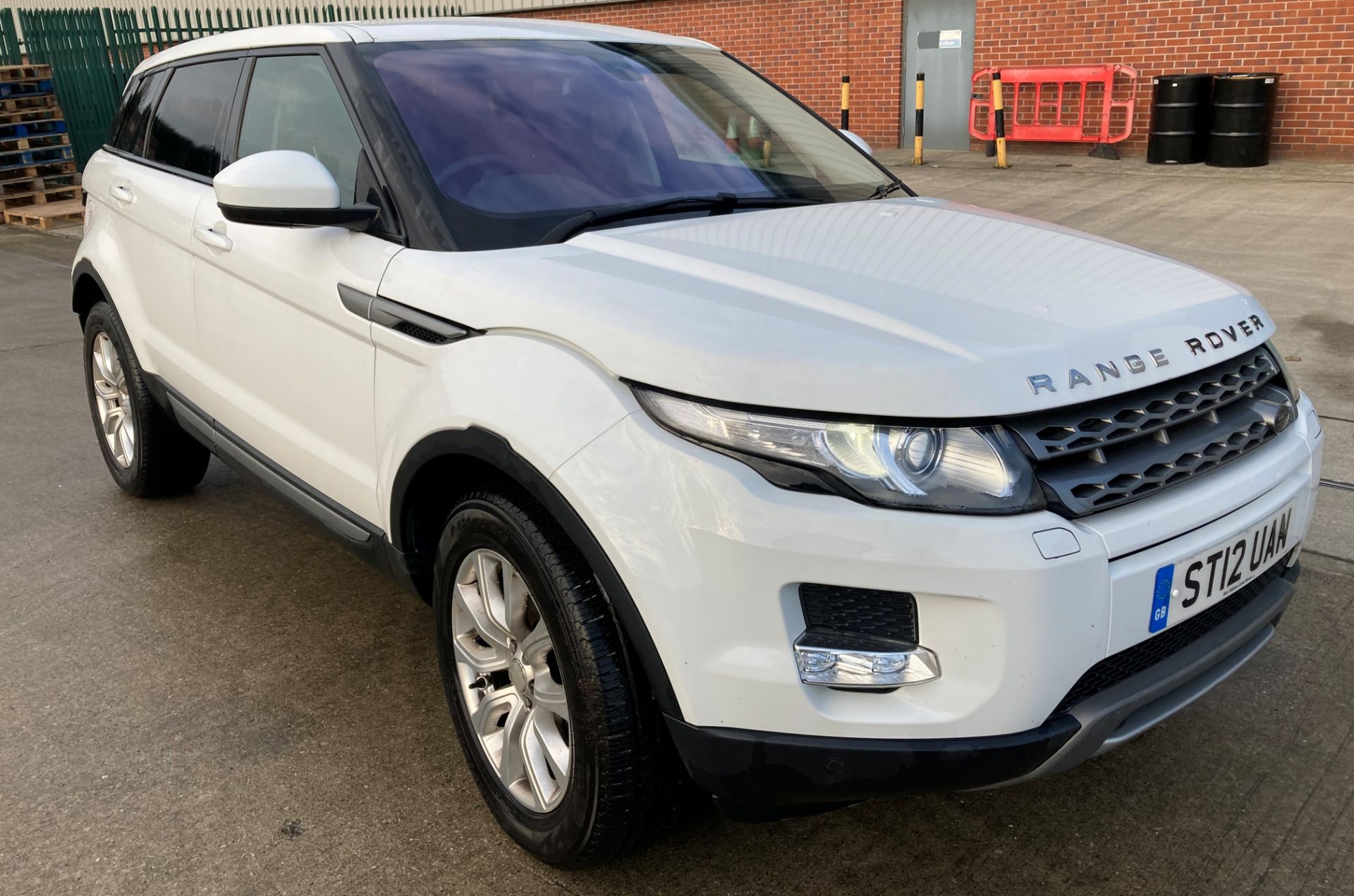 ON INSTRUCTIONS RE: A DECEASED ESTATE - LANDROVER RANGE ROVER EVOQUE PURE T 2.