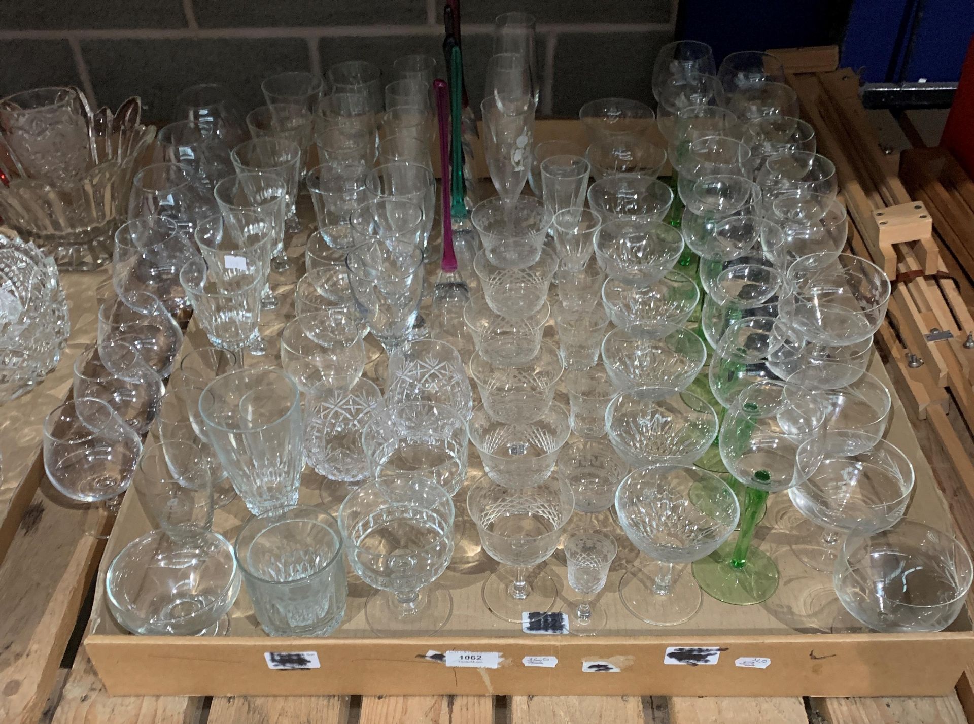 Contents to tray - a large quantity of assorted glasses - wines, spirits,