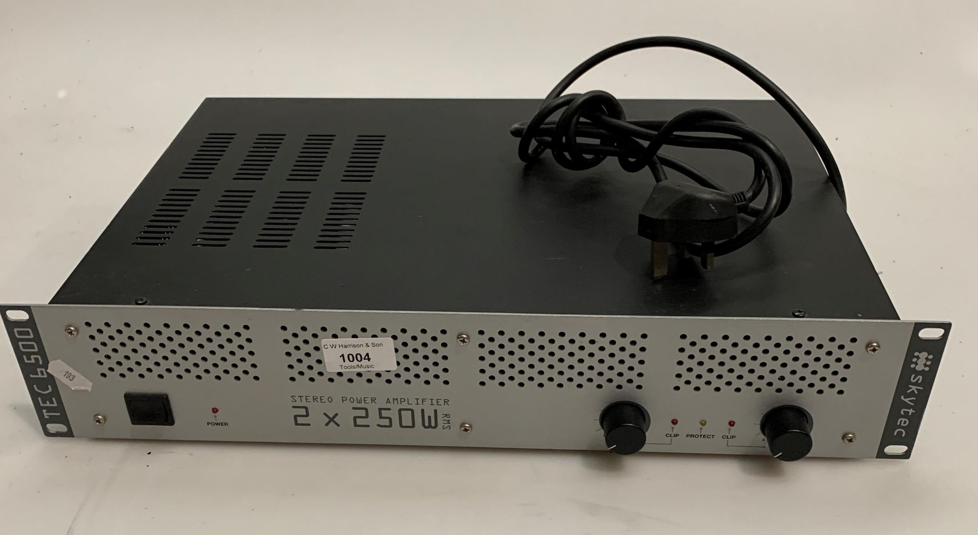 A Skytec Tec 6500 2 x 250W RMS stereo power amplifier