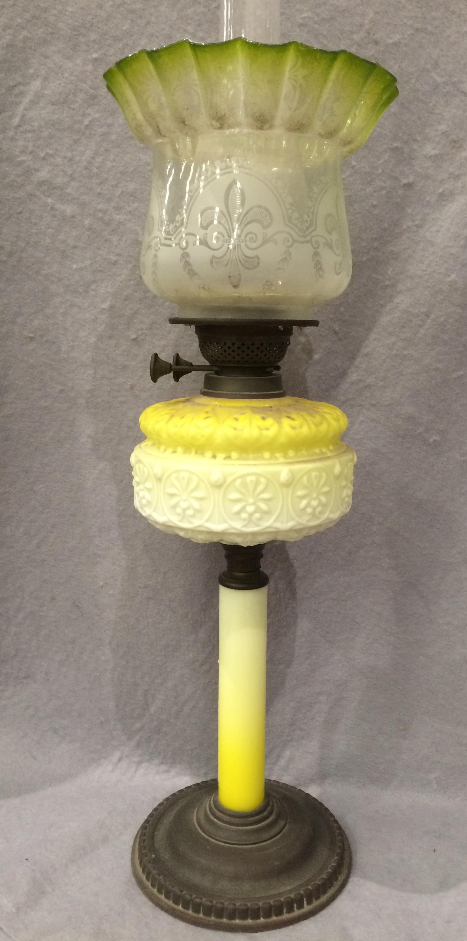 A brass and yellow and cream glass oil lamp with etched glass shade and funnel, - Image 4 of 14