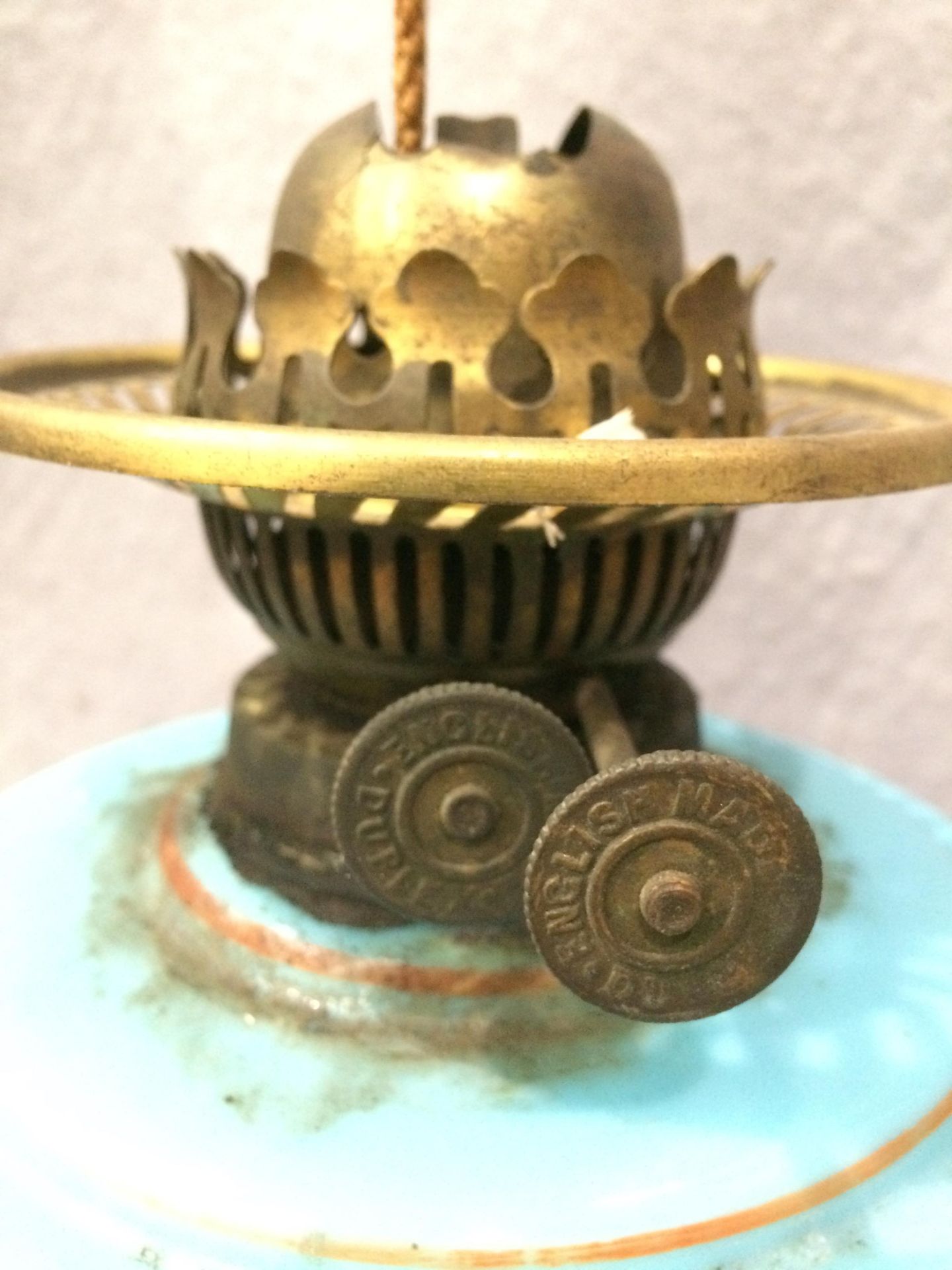 A metal and painted blue glass oil lamp with white glass shade (minor chips to rim) and glass - Image 2 of 9