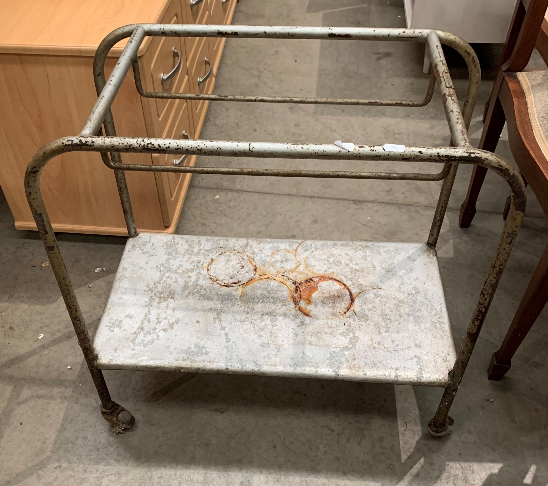 A tubular metal trolley with under tray (no top tray) - Image 2 of 2