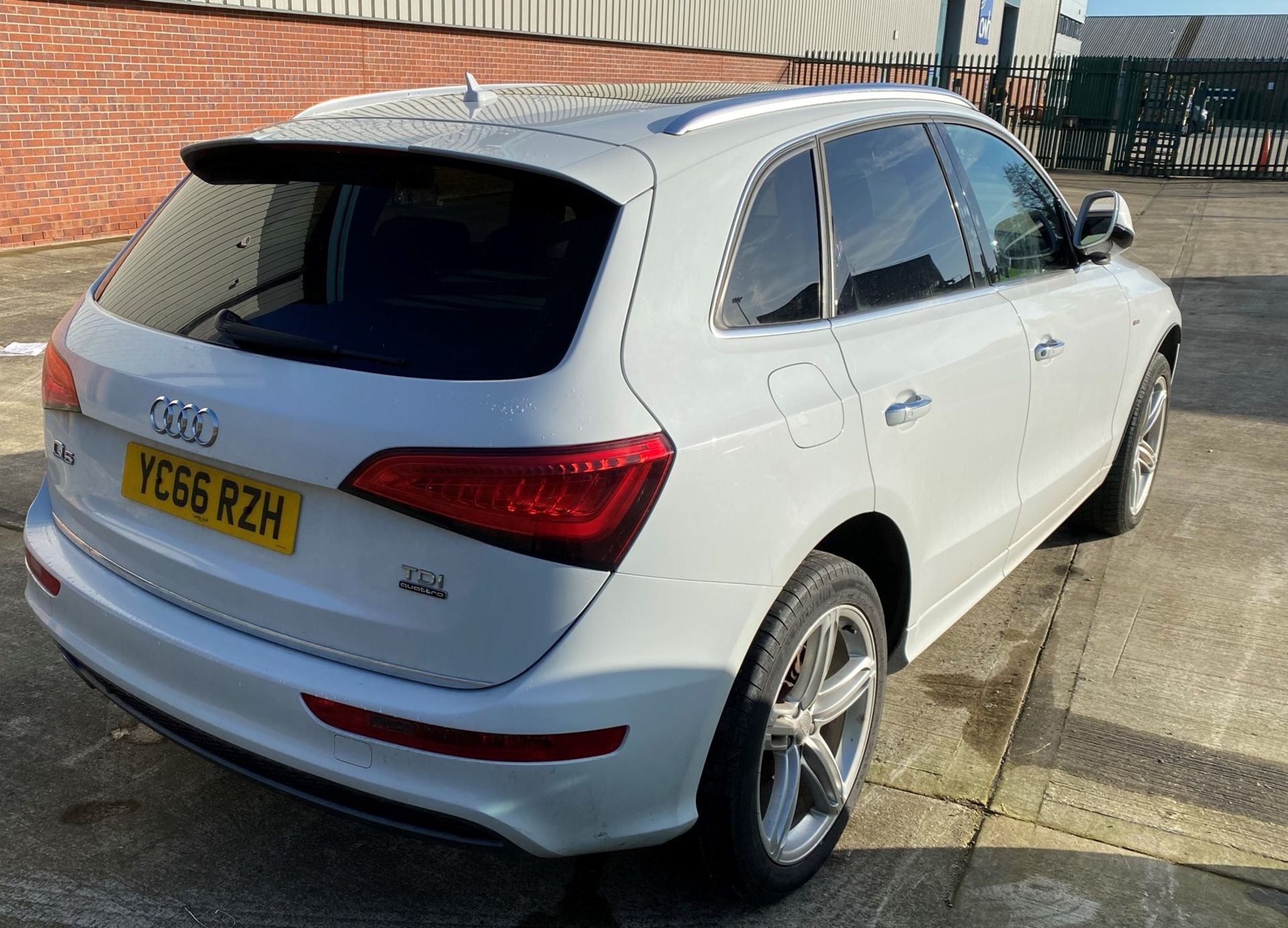 SEIZED VEHICLE AUDI Q5 TDi S LINE FIVE DOOR HATCHBACK - Diesel - White Reg No: YC66 RZH Recorded - Image 2 of 14