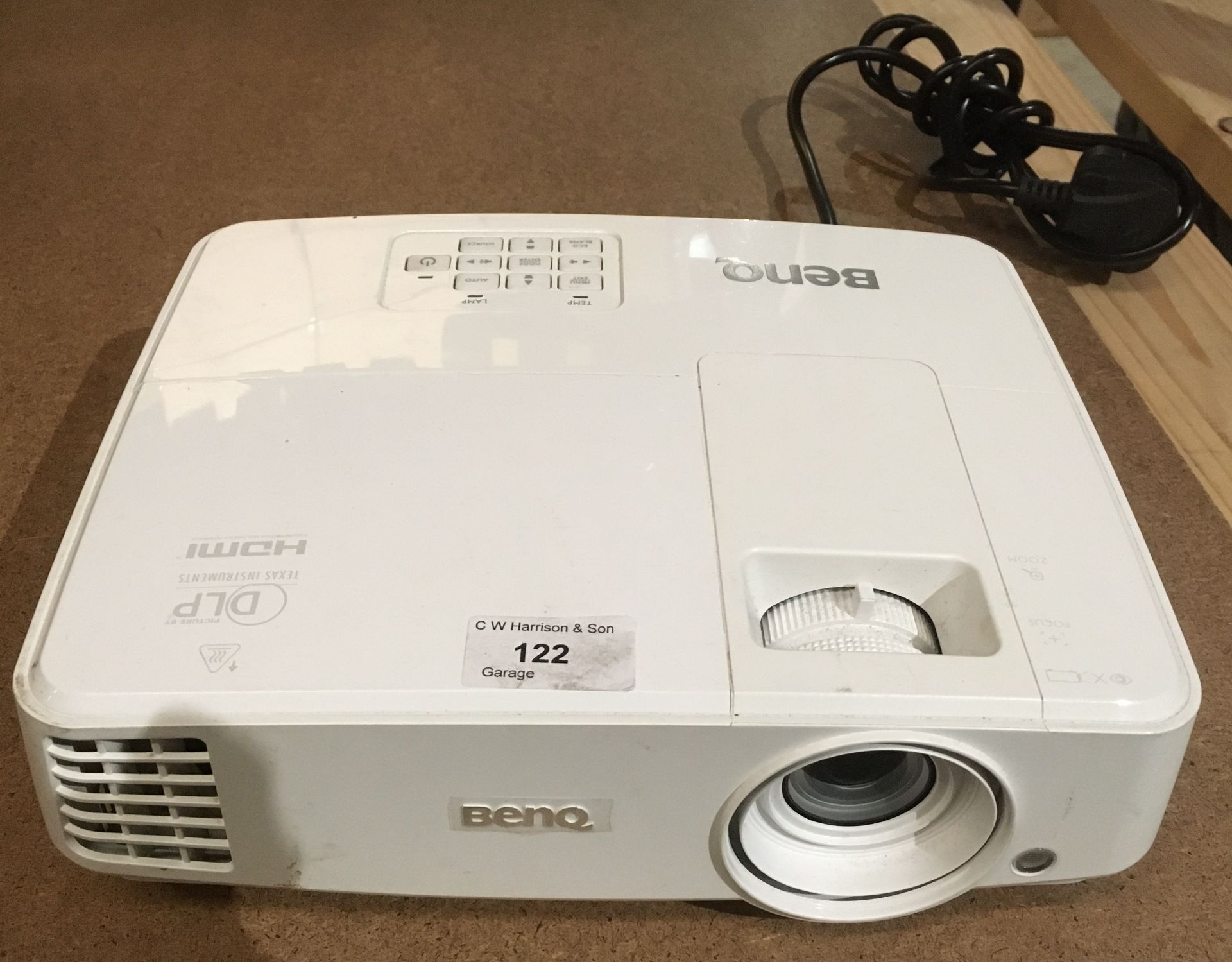 A Benq TH530 digital projector (2017) - 240v