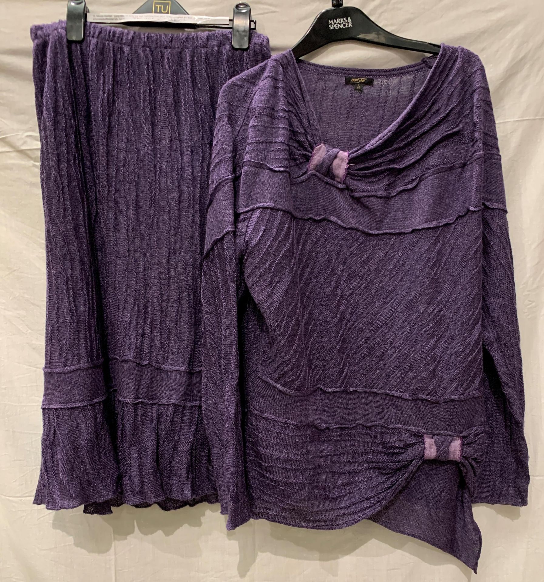 Mezon HorSan, a long sleeved tunic top and matching lined skirt, grape coloured, EU Size 40,