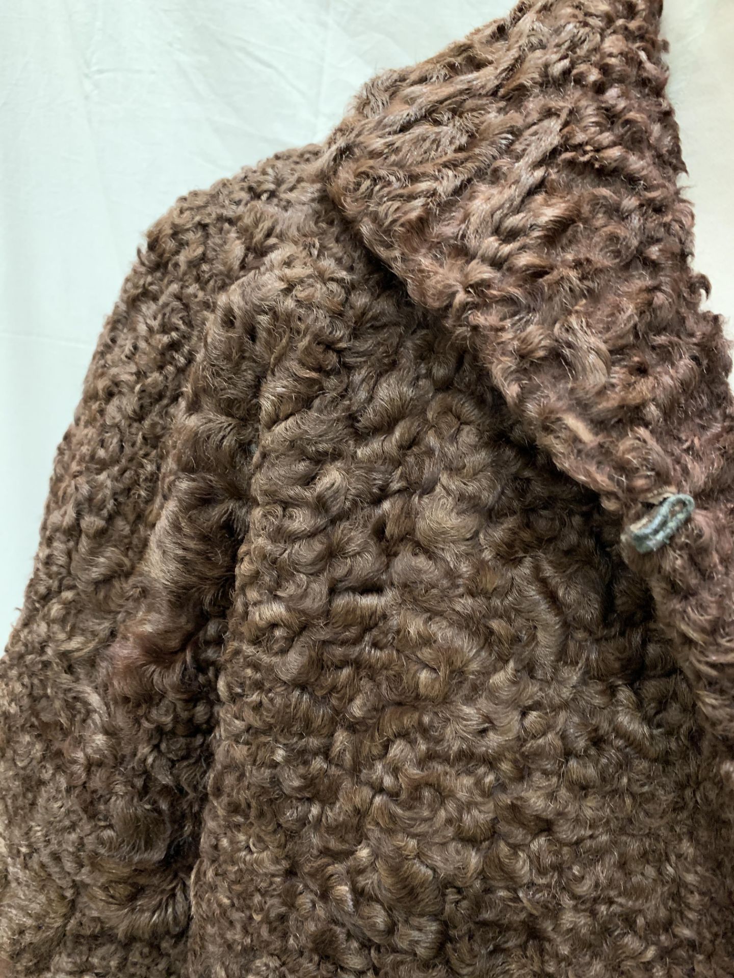 From a deceased estate - a lady's brown fur coat, - Image 2 of 3