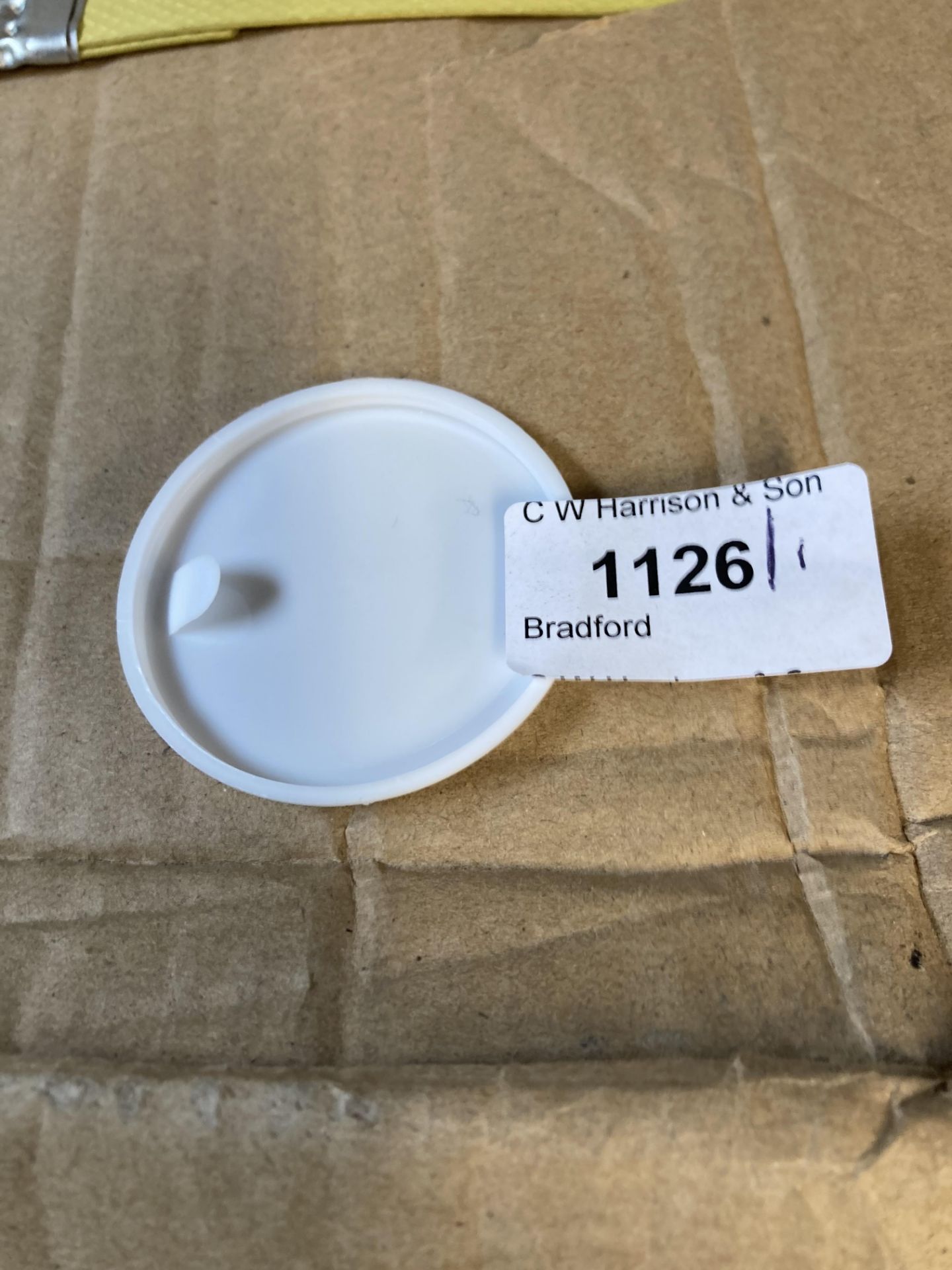 One box of white plastic inner lids for Cougar jars 50ml (6000 units per box)