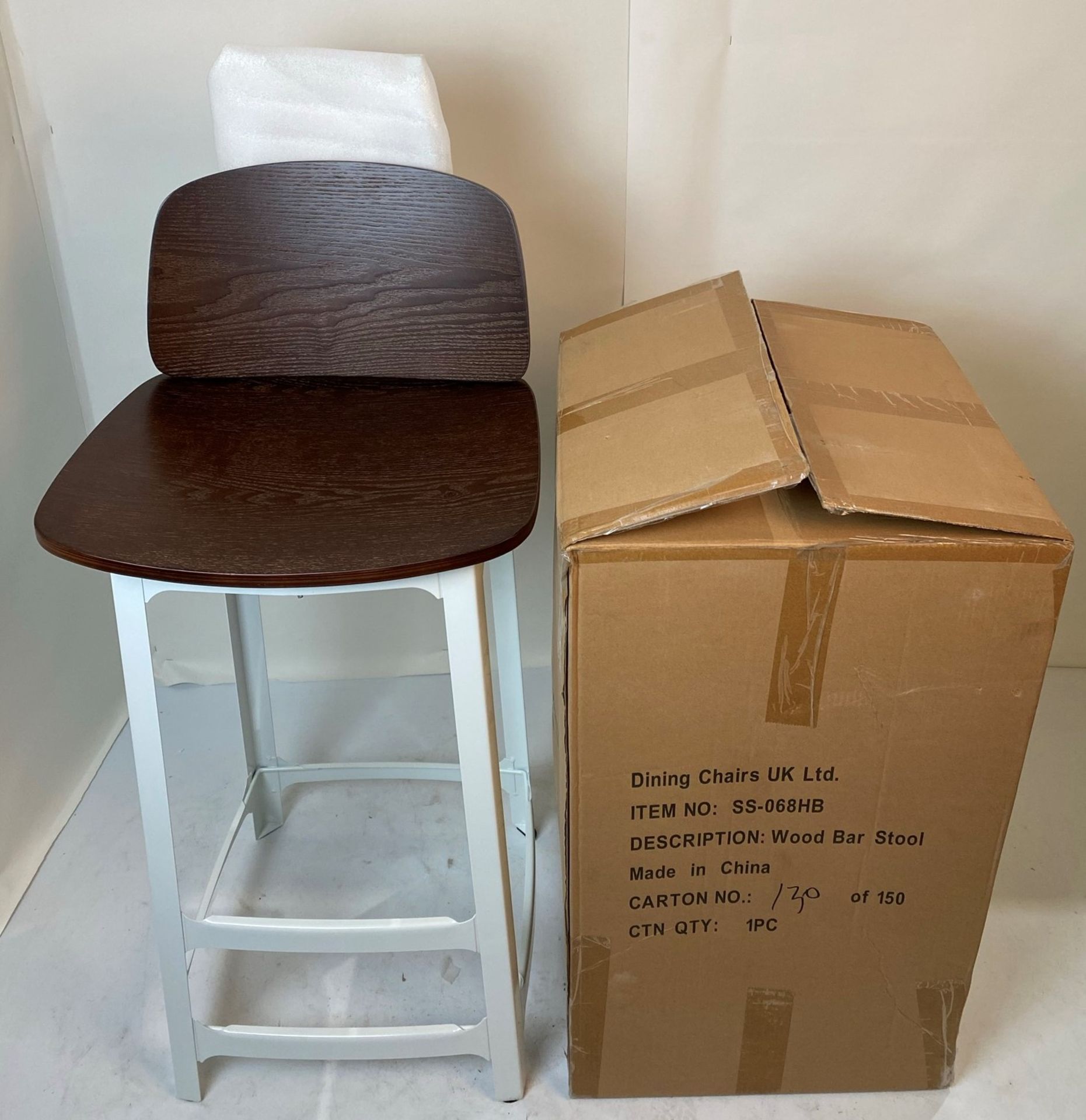 A white metal Dart high bar stool with wooden seat and back rest - Image 4 of 6