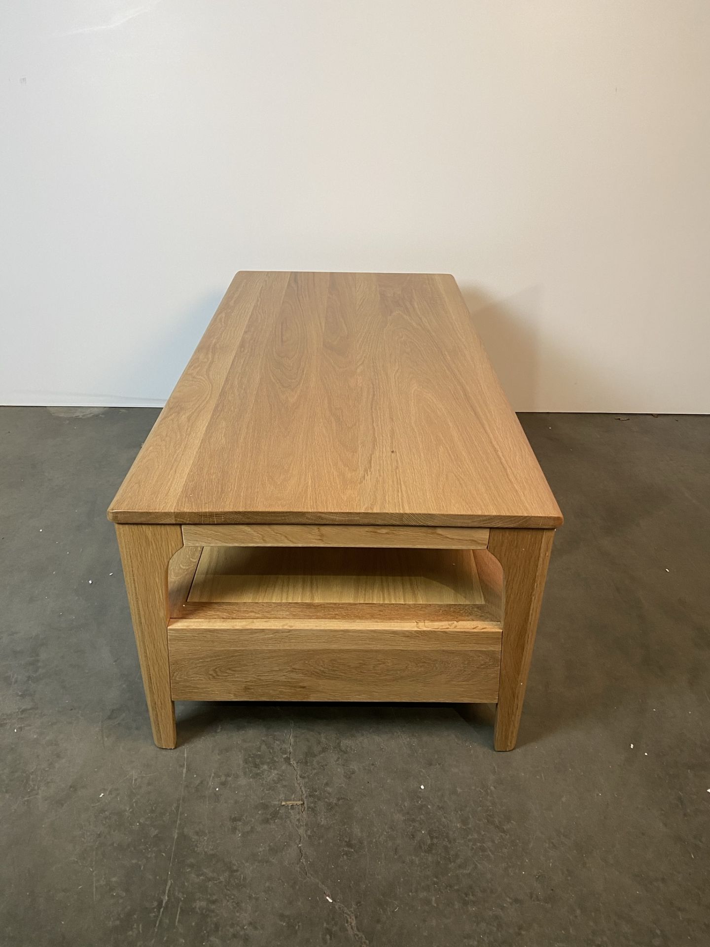 An Solid Oak + Phoenix 4 drawer coffee table - 120cm x 60cm x 45 cm - Image 5 of 10