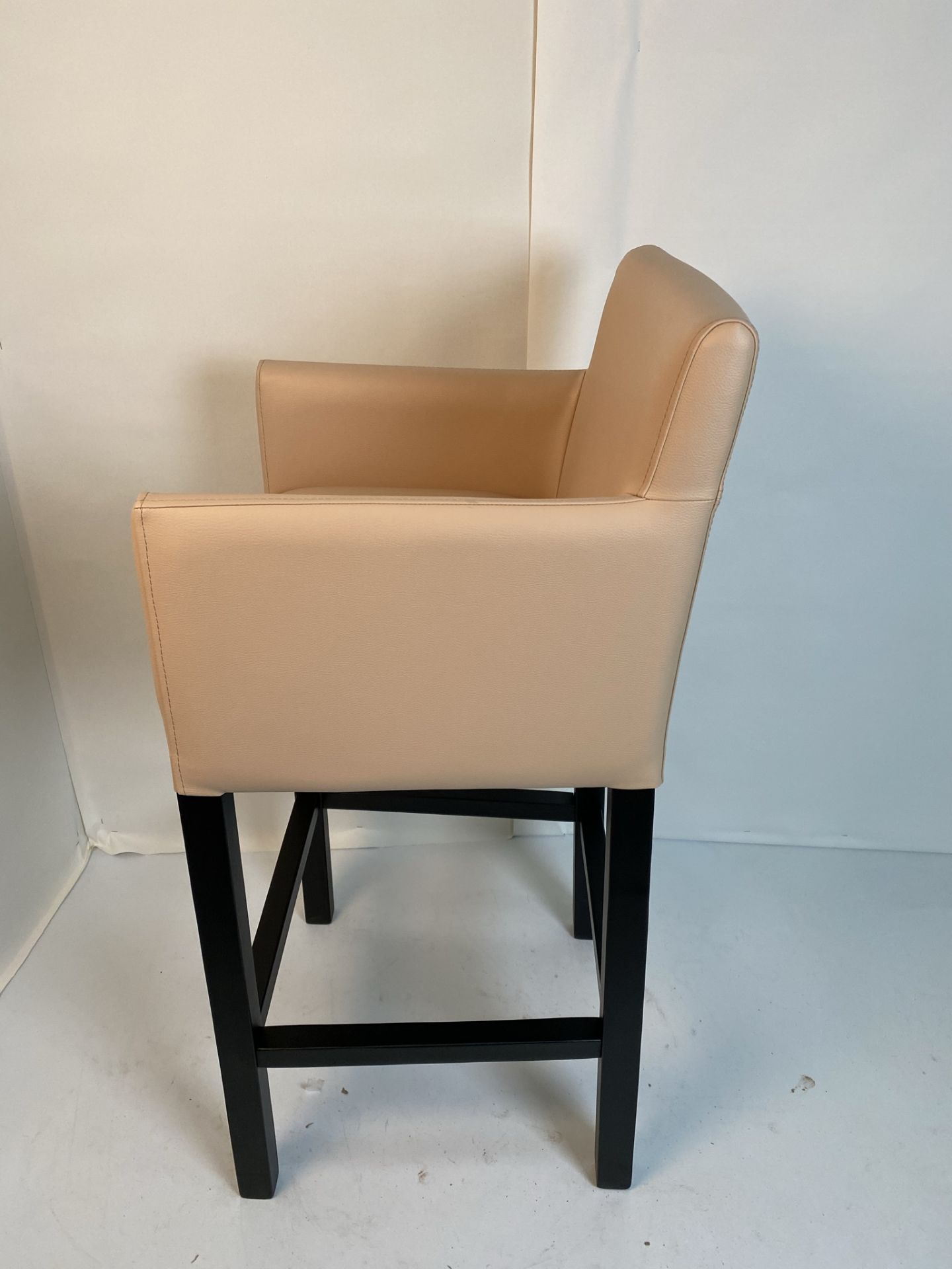 A Vista Vena BE-10 Cappuchino high stool with black wood frame - Image 4 of 8