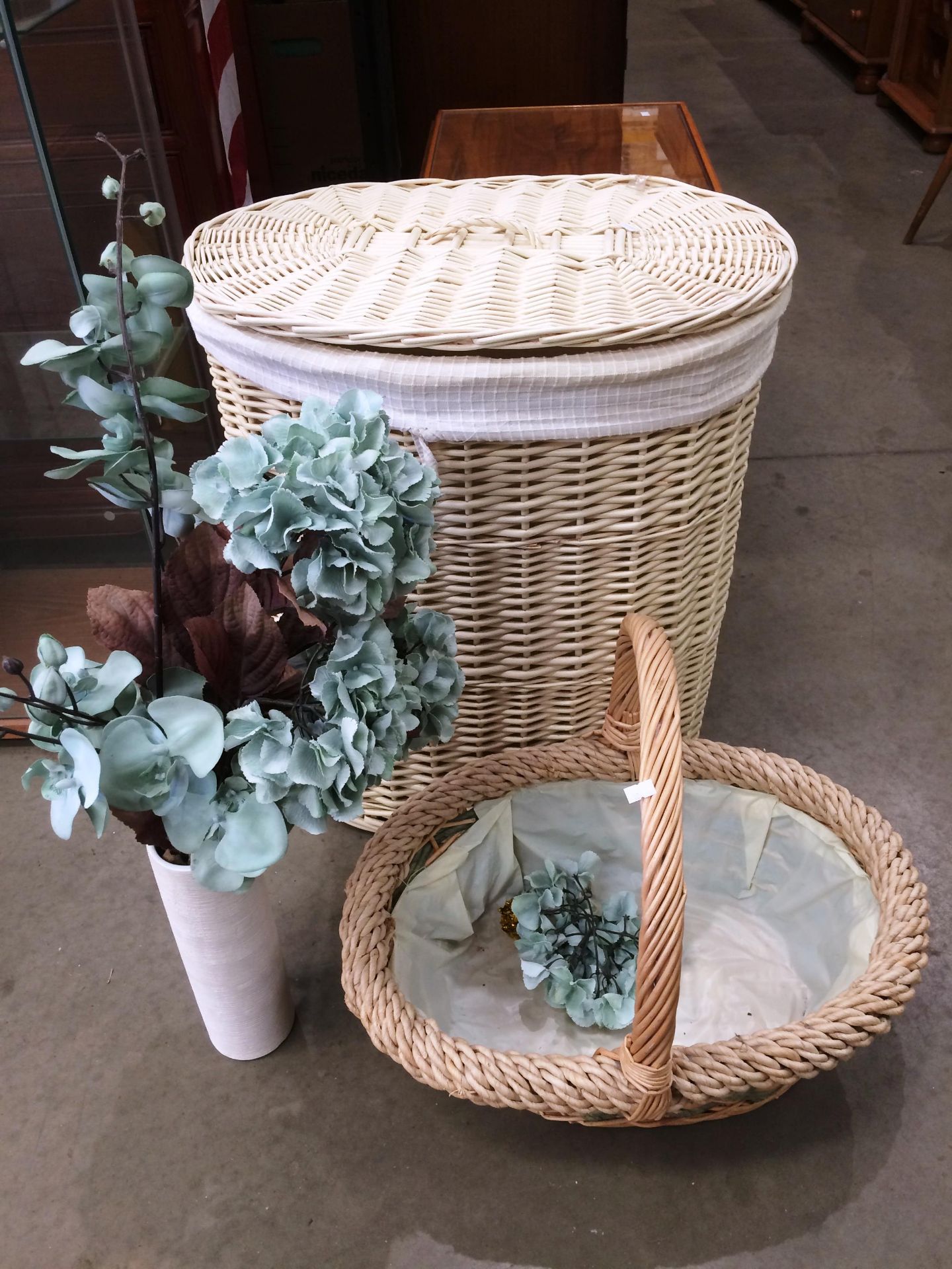 Wicker linen basket,