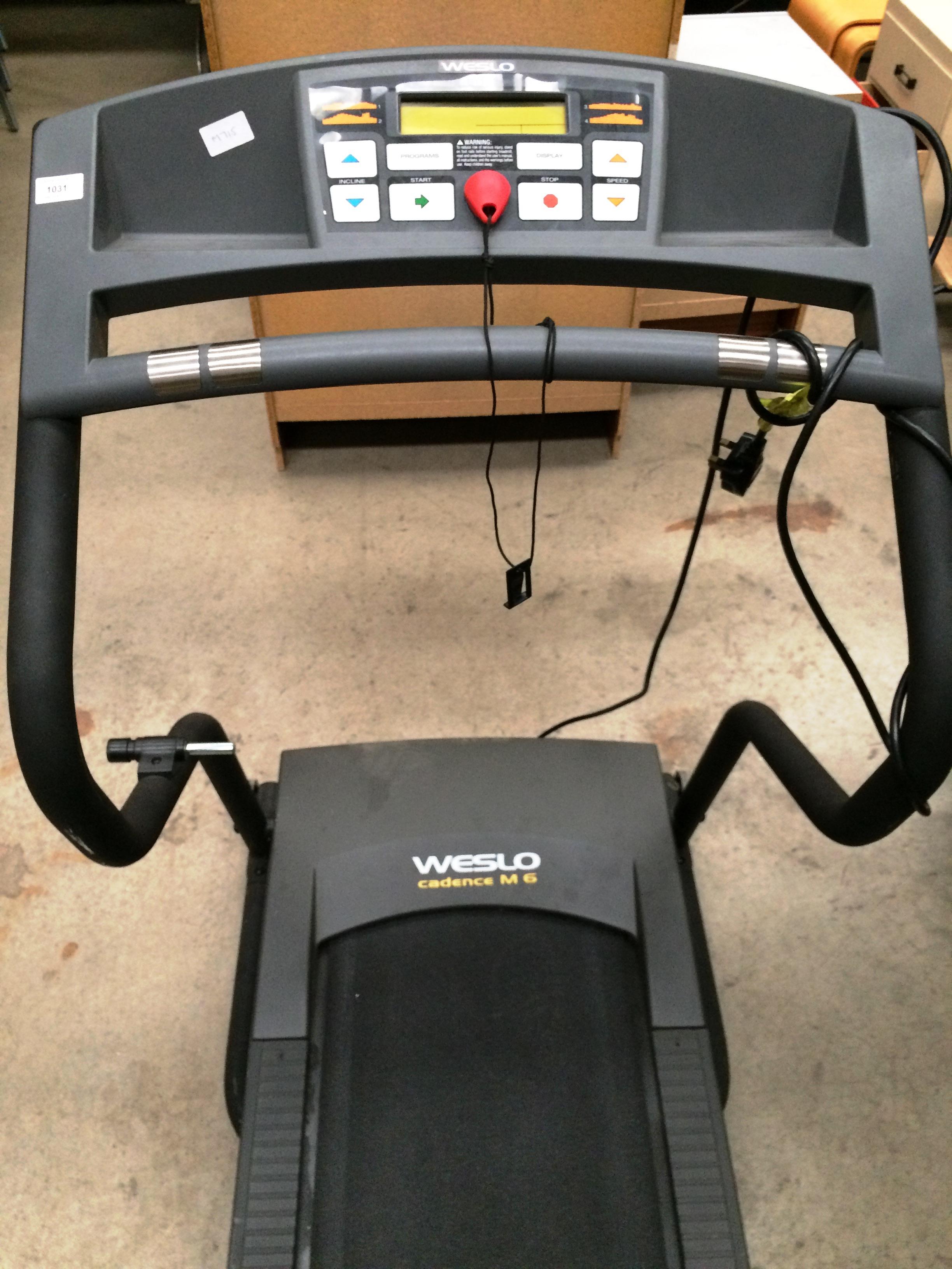 A Welso Cadence M6 running exercise machine with digital readout - 240v - Image 2 of 2