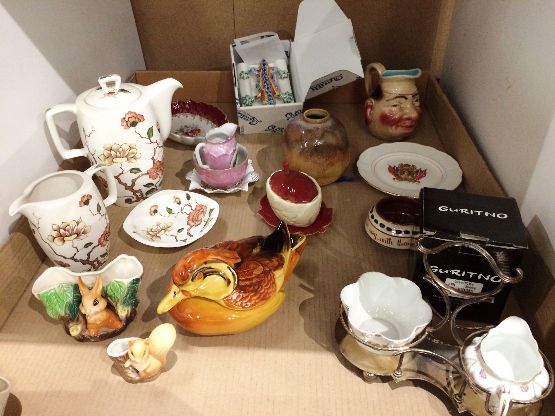 Contents to tray Midwinter Ming tree coffee pot, jug and small dish, Sarreguemines face jug,