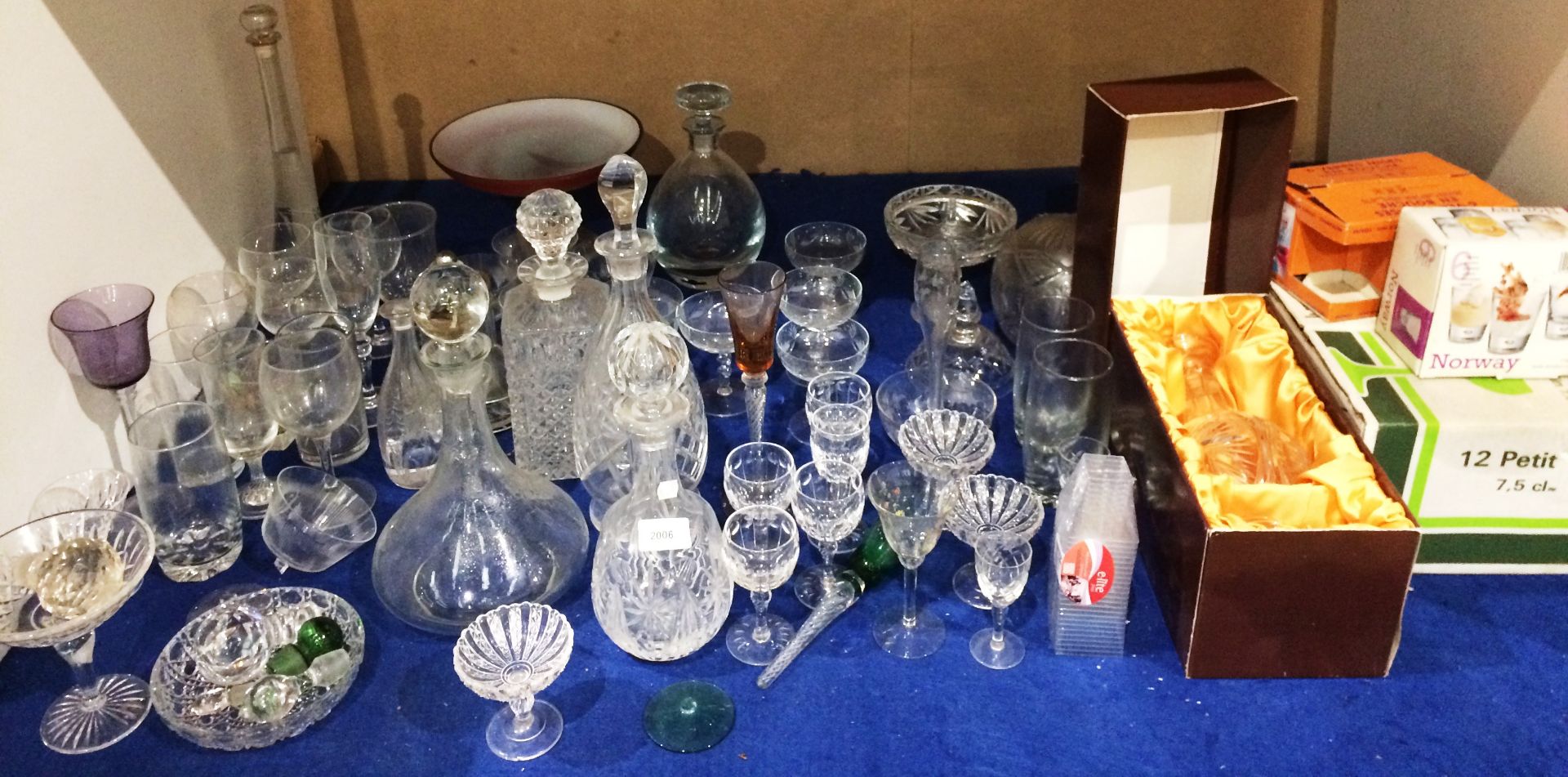 Contents to part of rack glassware including Bohemia Crystal decanter (boxed), other decanters,