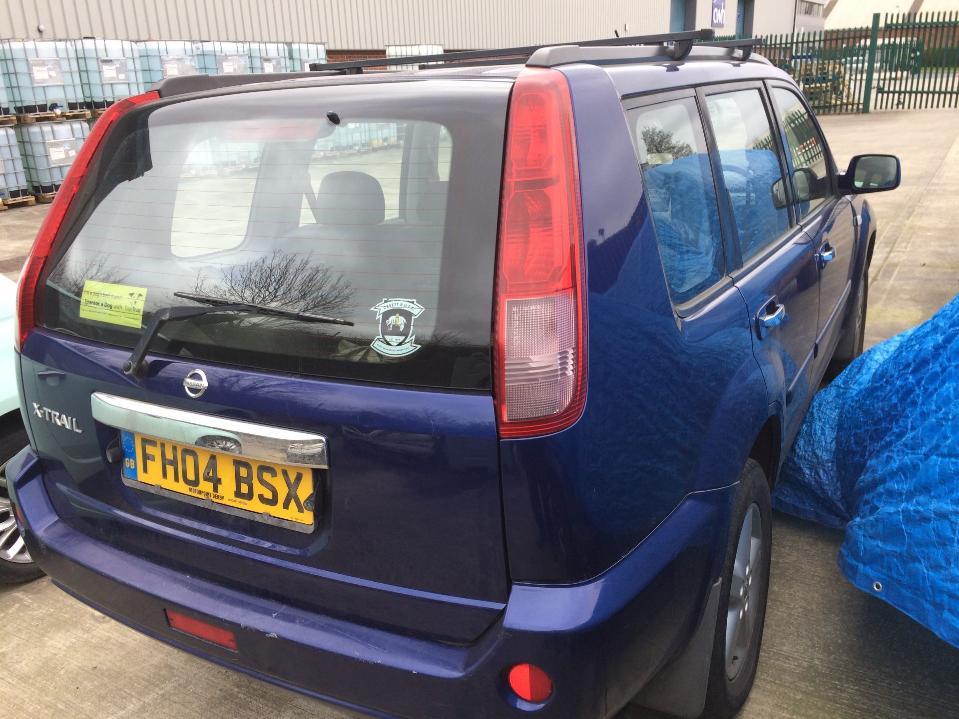 NISSAN X-TRAIL ESTATE 2.5 AUTOMATIC 5 DOOR ESTATE - Petrol - Blue - Black leather interior. - Image 4 of 5