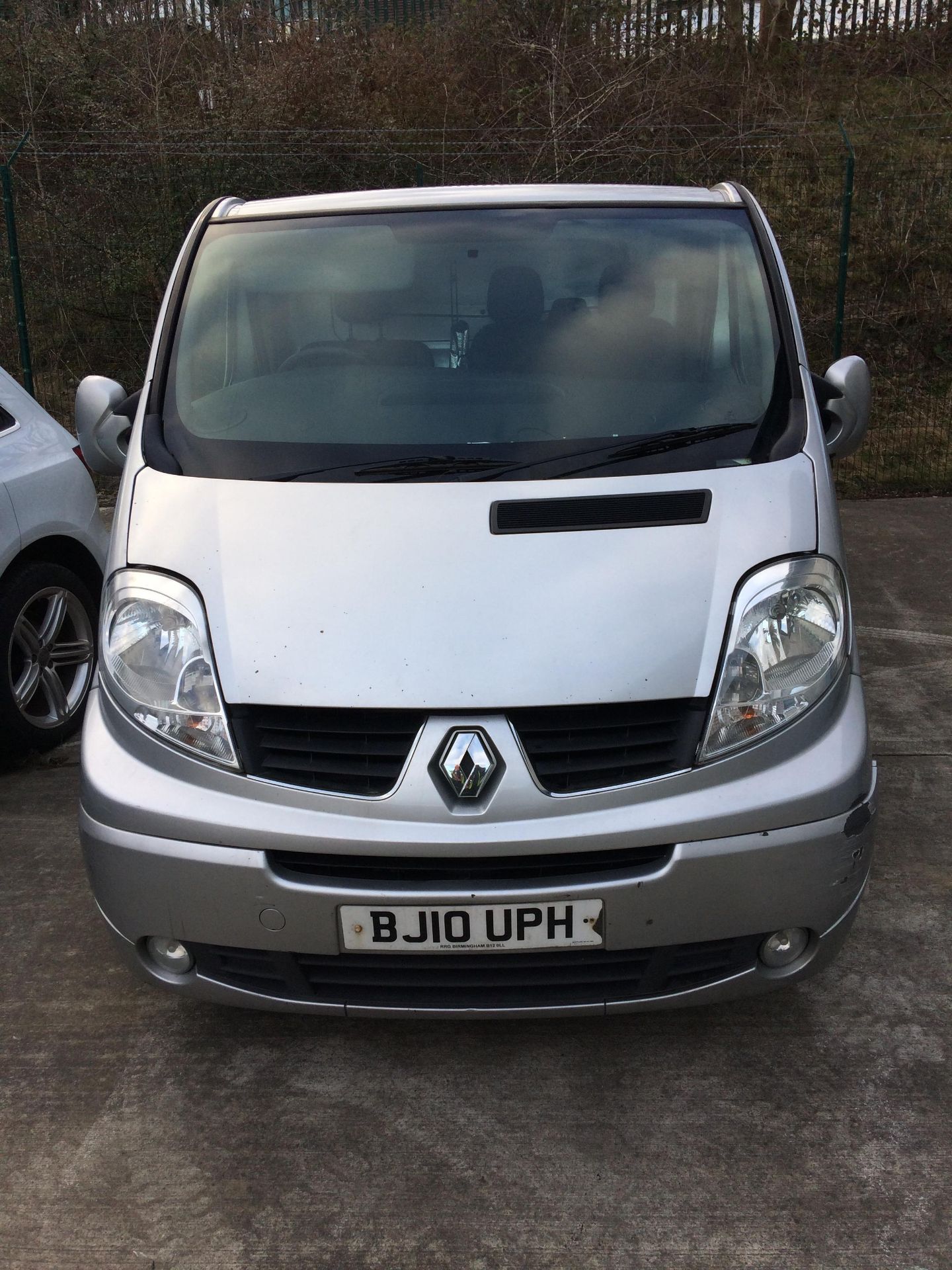 RENAULT TRAFIC LL29 SPORT DCI 115 PANEL VAN - Diesel - Silver - 5 door.