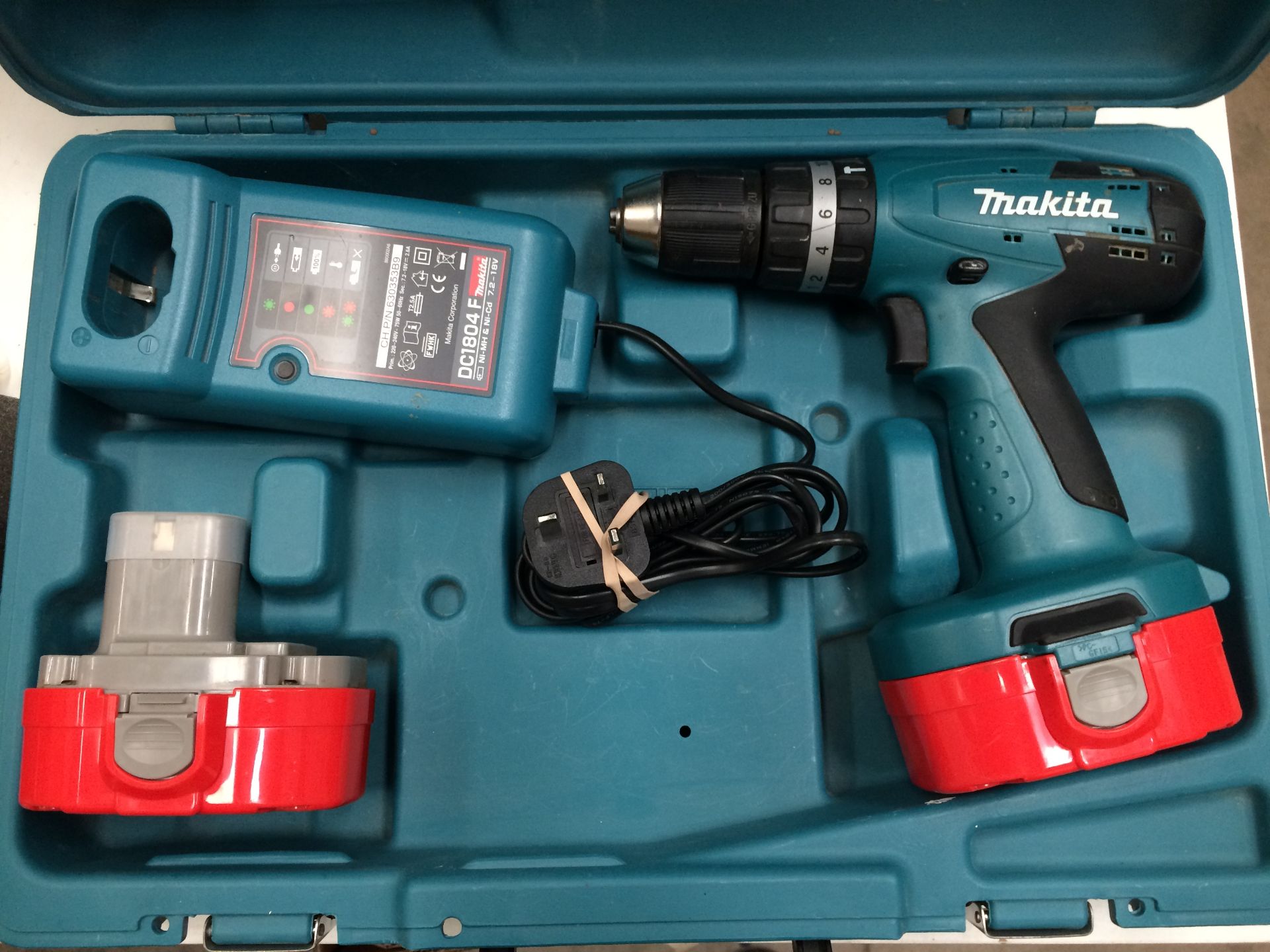 Makita 8391D 18v cordless hammer drill in case complete with charger and two batteries