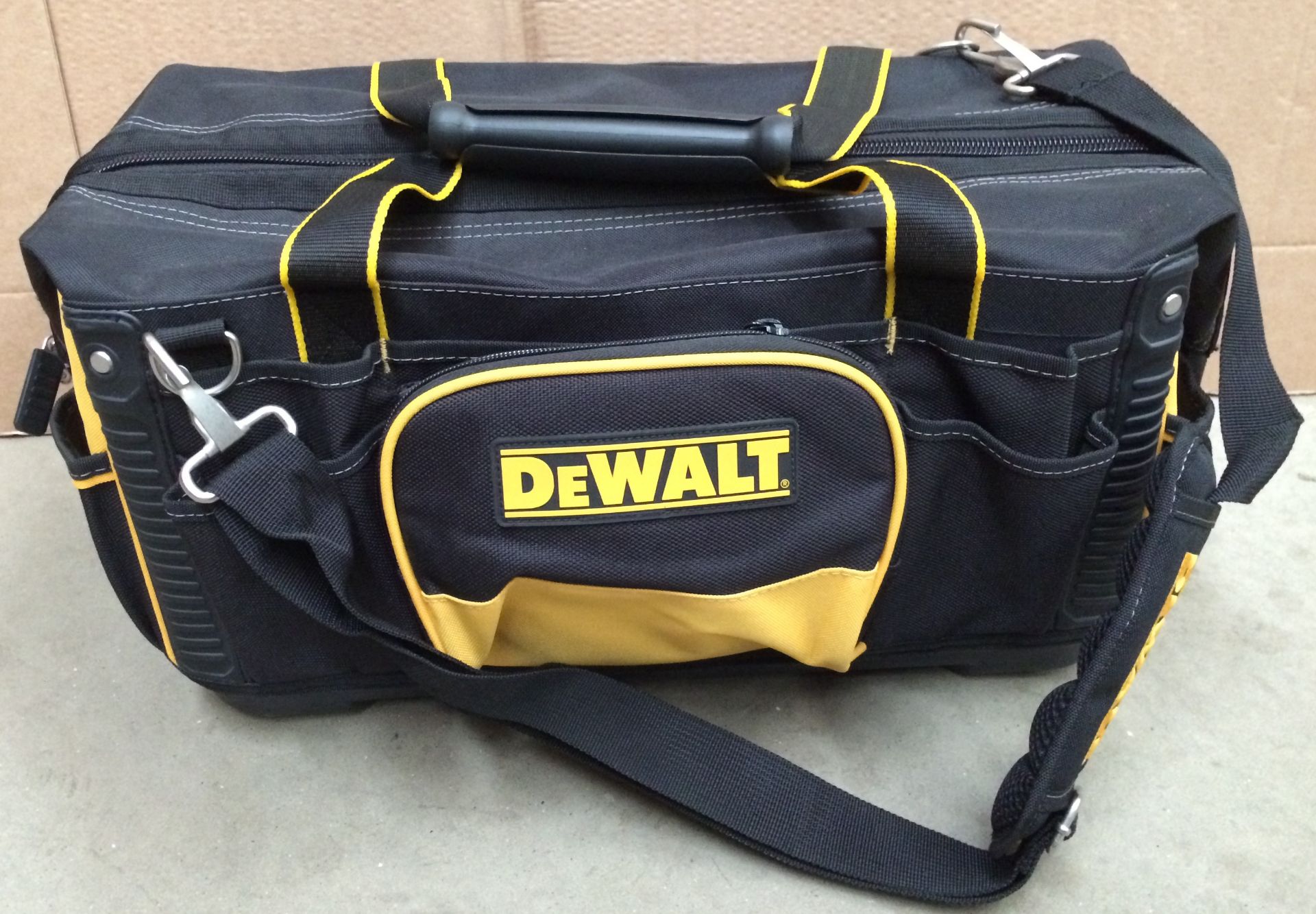 DeWalt multi section tool bag