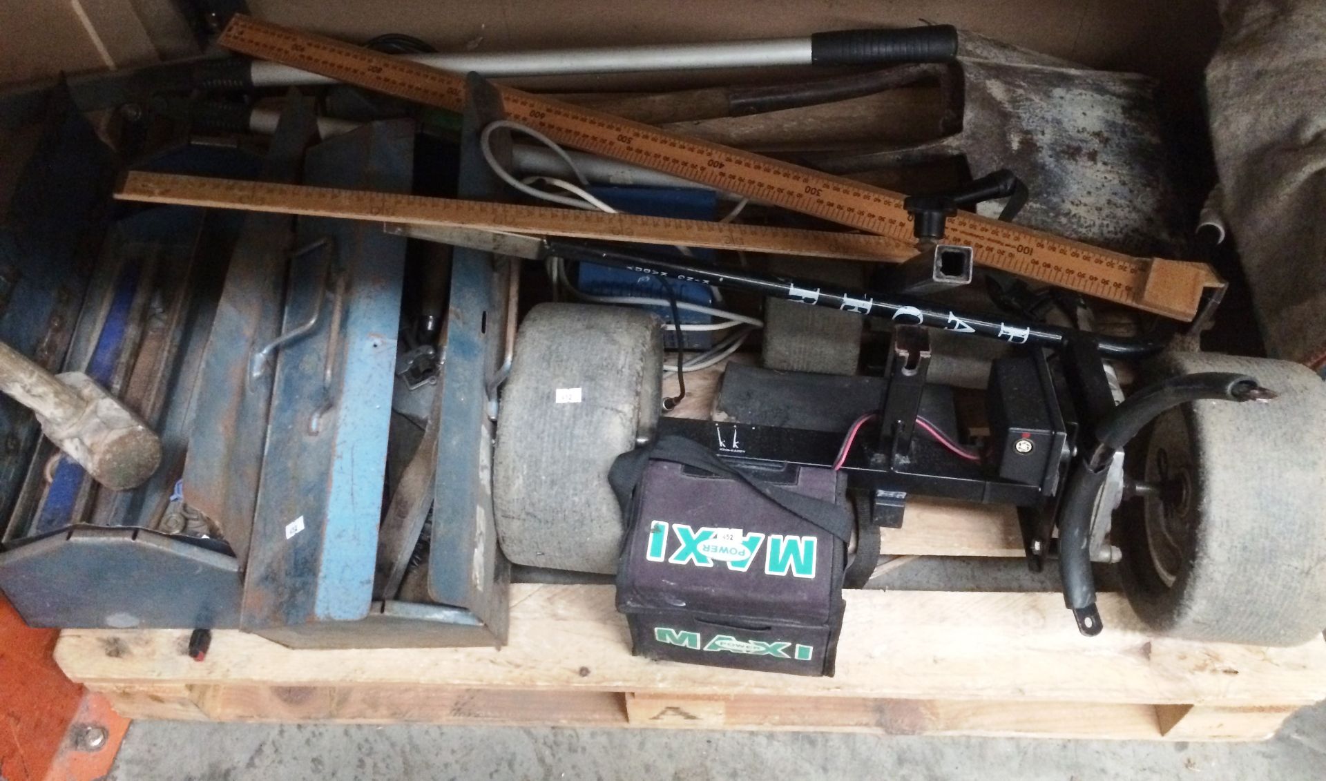 Contents to pallet electric golf cart, two x Draper metal tool boxes and contents - shovels etc.