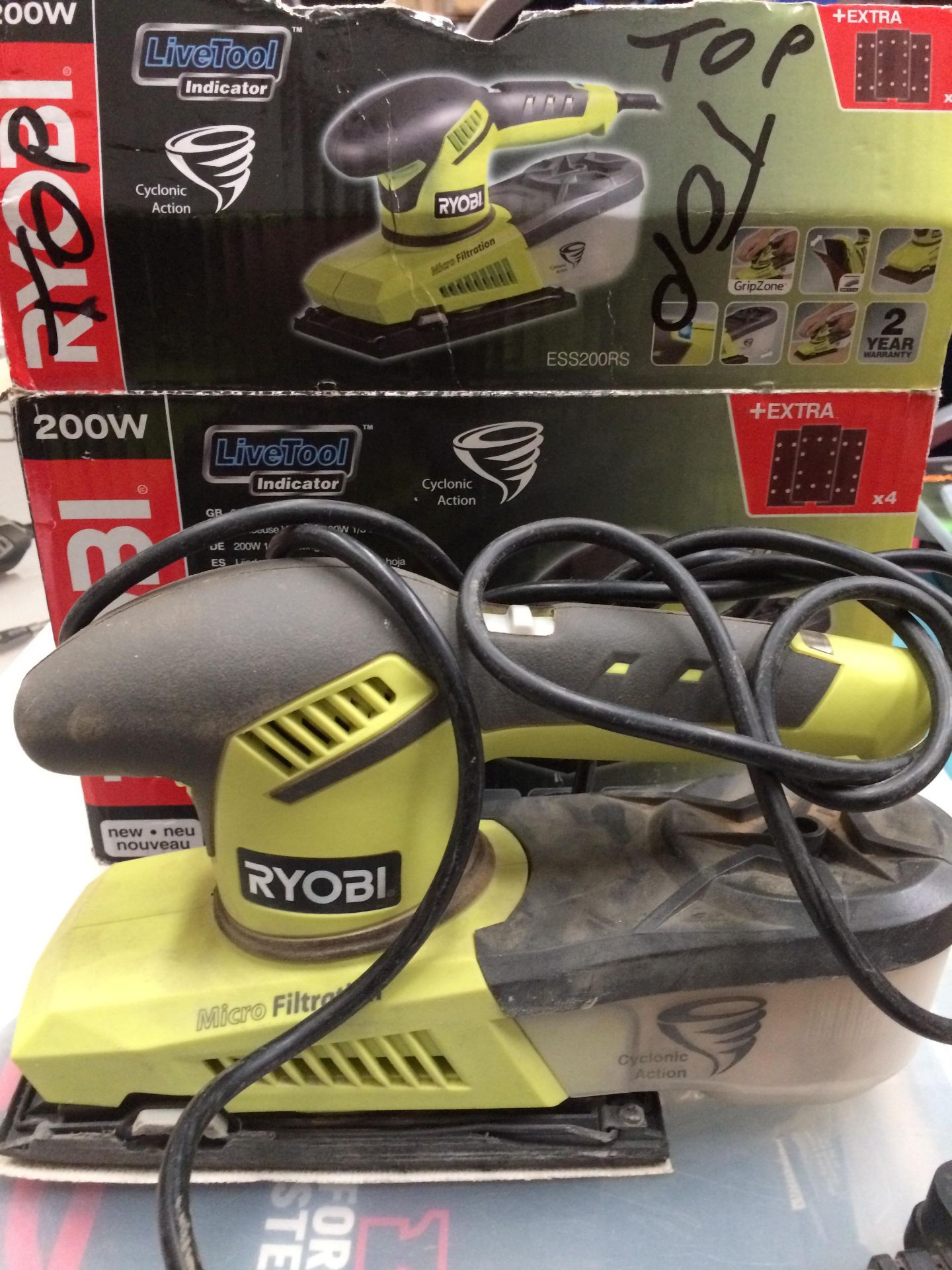 Ryobi 200w ESS200RS sander - 240v