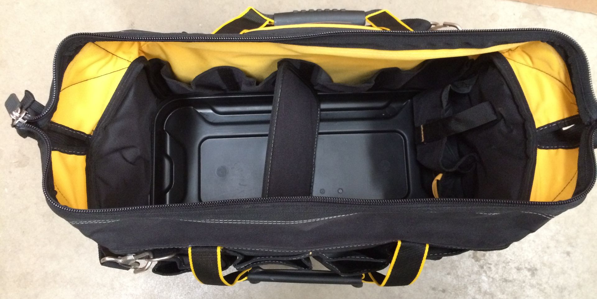 DeWalt multi section tool bag - Image 2 of 2