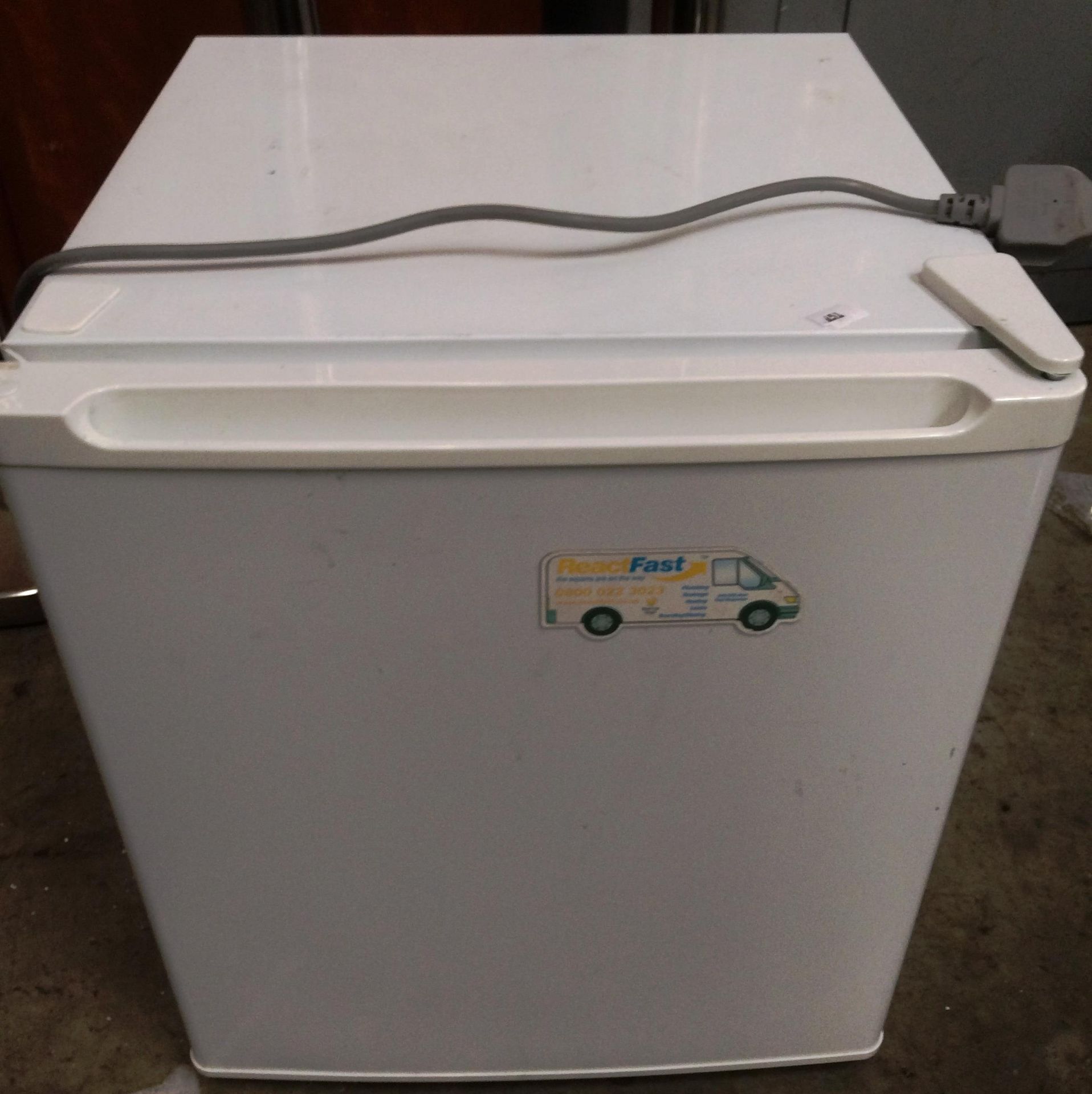 An Argos AVRDD105 table top freezer