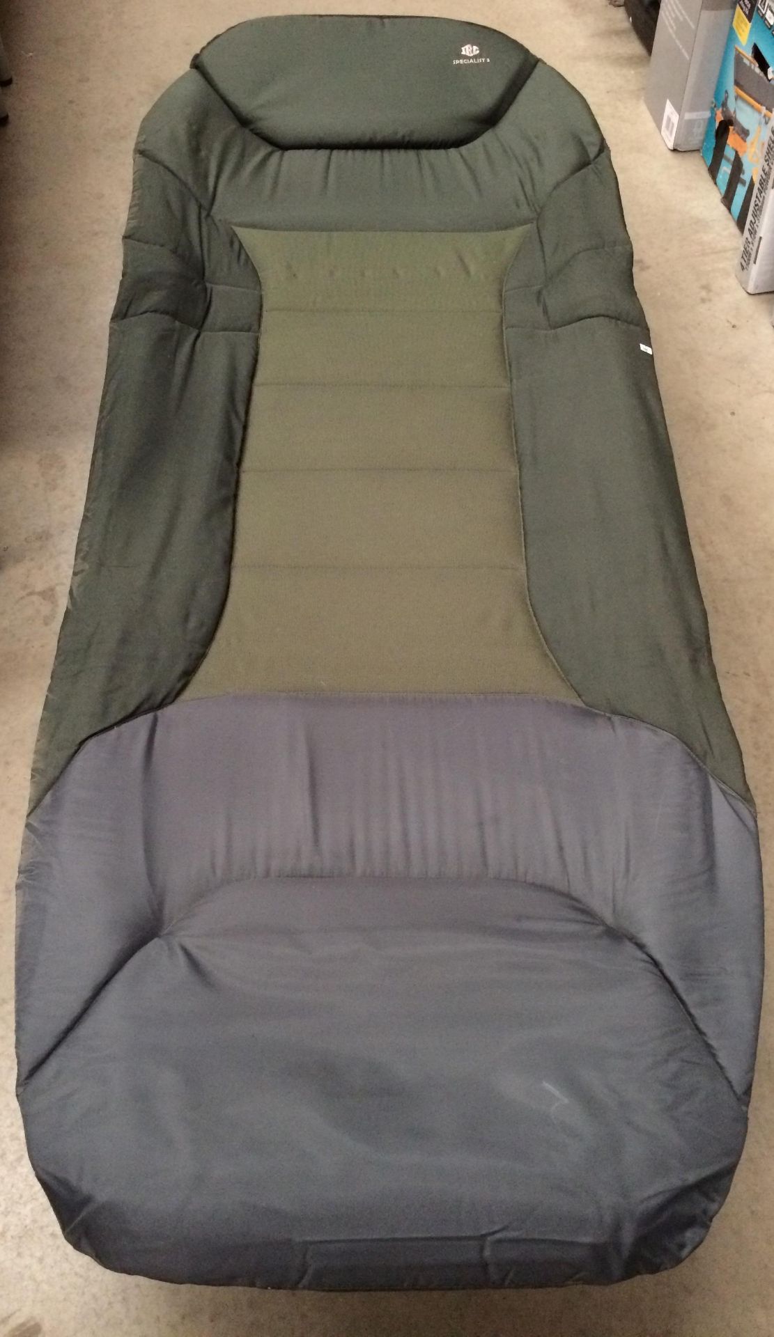 JRC Specialist three leg bed chair in green