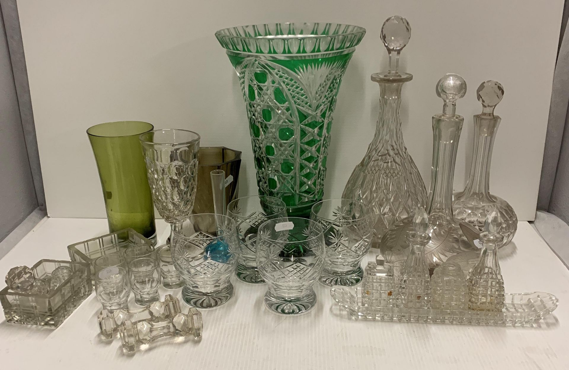 Contents to tray a large green glass overlay vase,