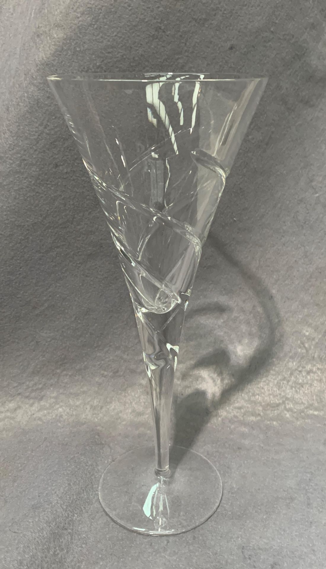 Twelve tall spiral twist cocktail glasses (each 26cm high), - Image 3 of 3