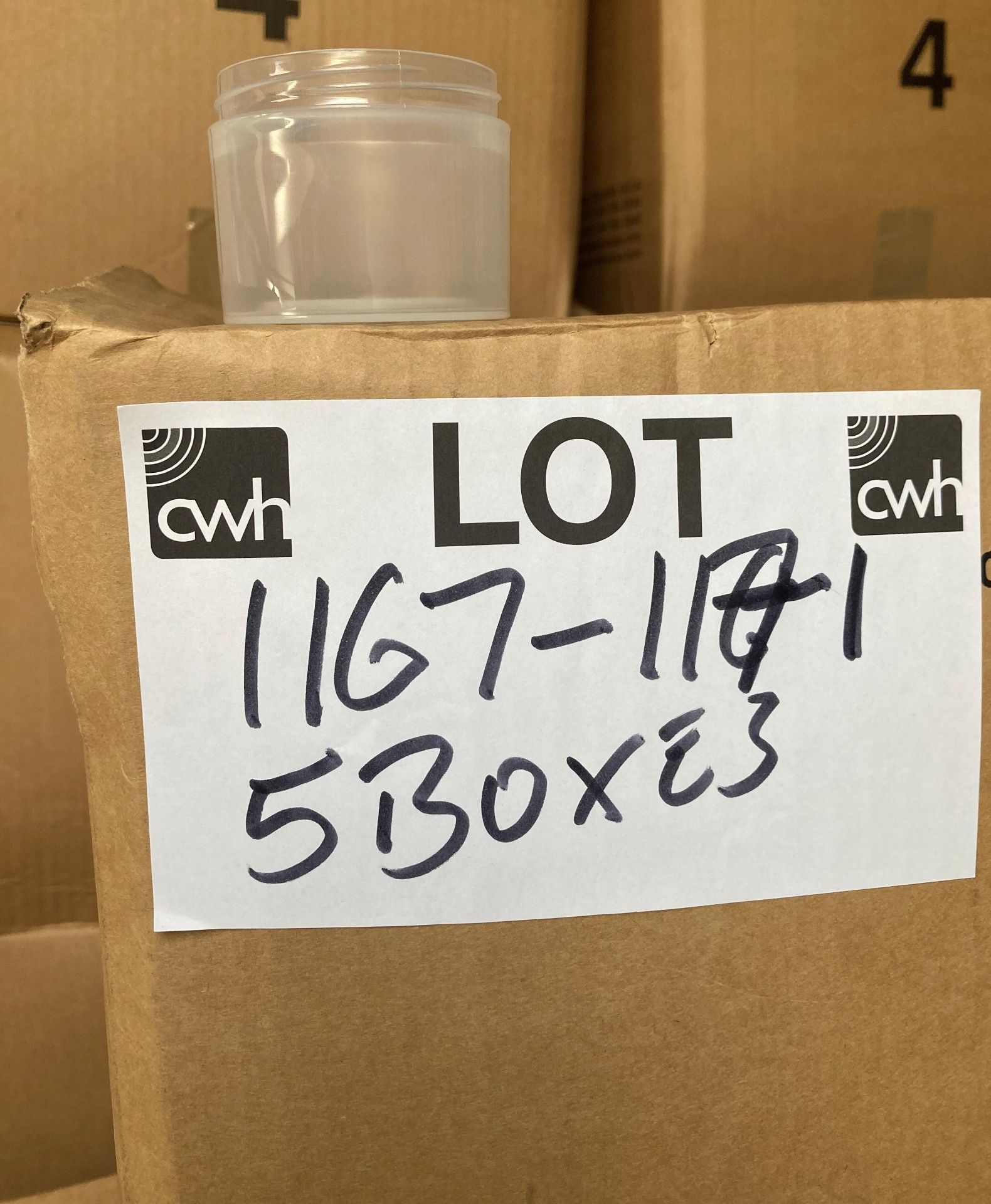5 x boxes of 100ml plastic jars (544 units per box)