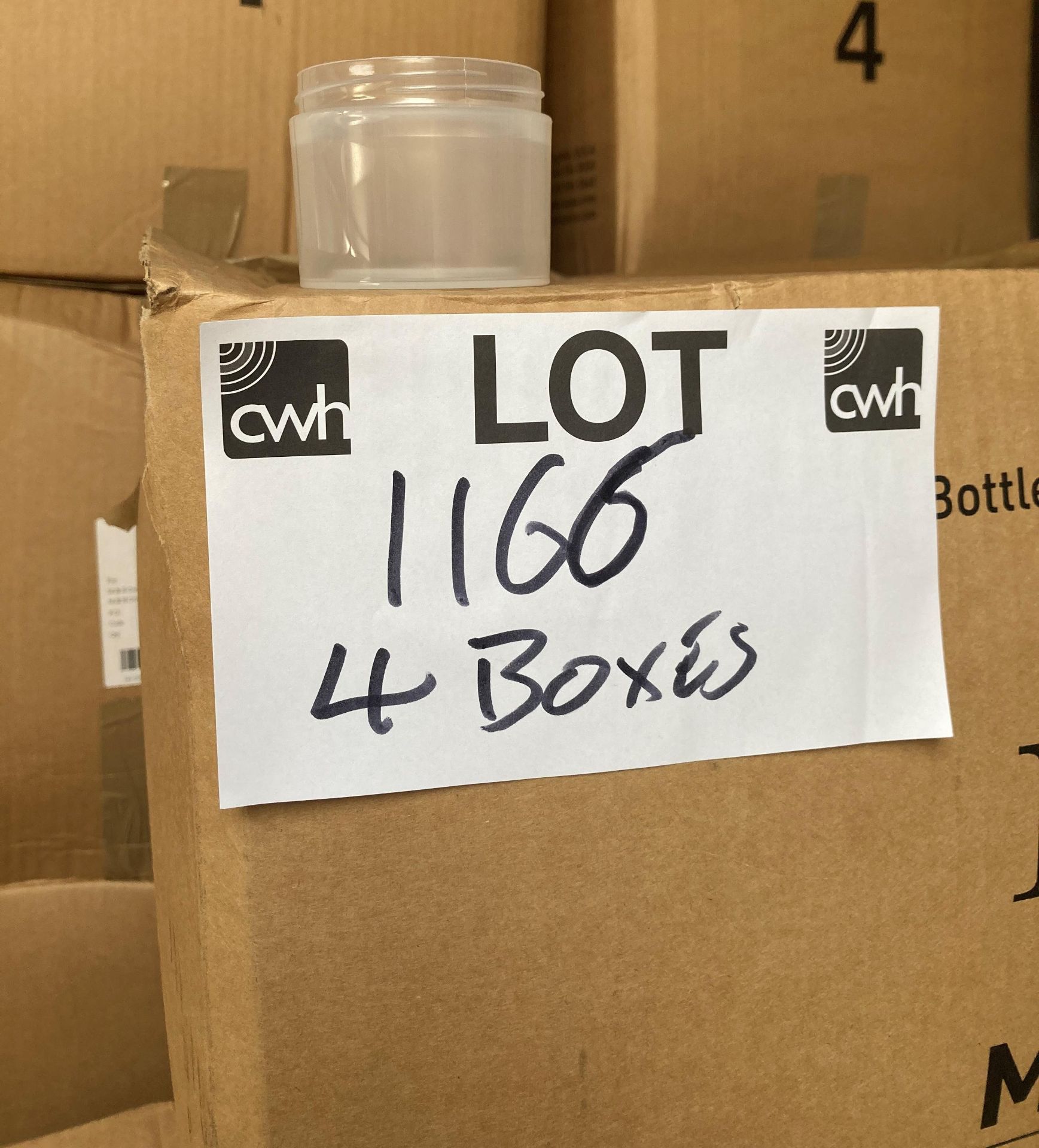 4 x boxes of 100ml plastic jars (544 units per box)