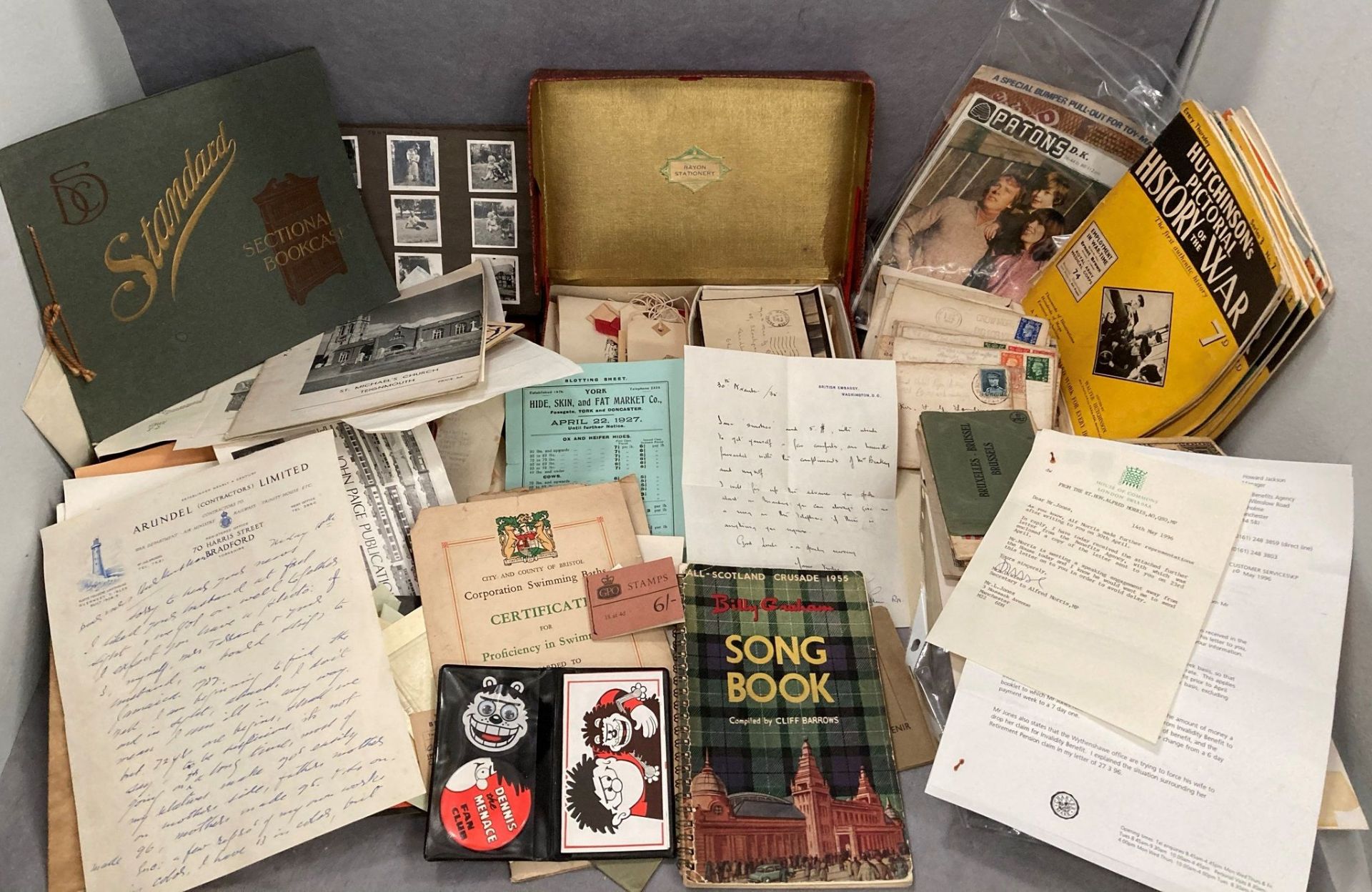 Tray of vintage and assorted ephemera - hundreds of items but noted Letter from the British Embassy