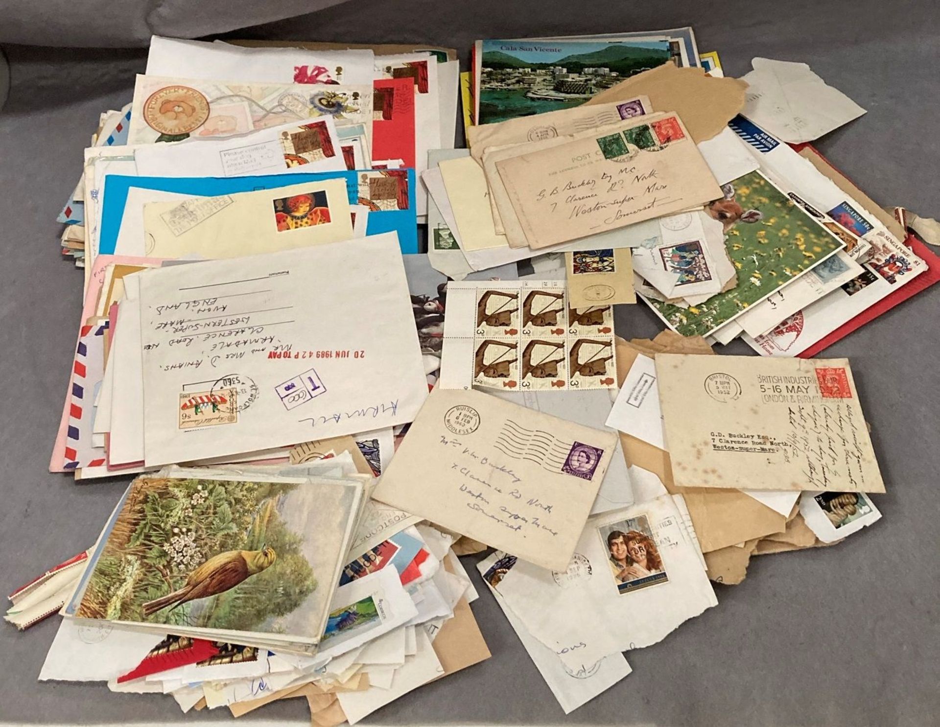 Contents to tray a quantity of mainly topographical/holiday postcards and a large quantity of - Image 2 of 2