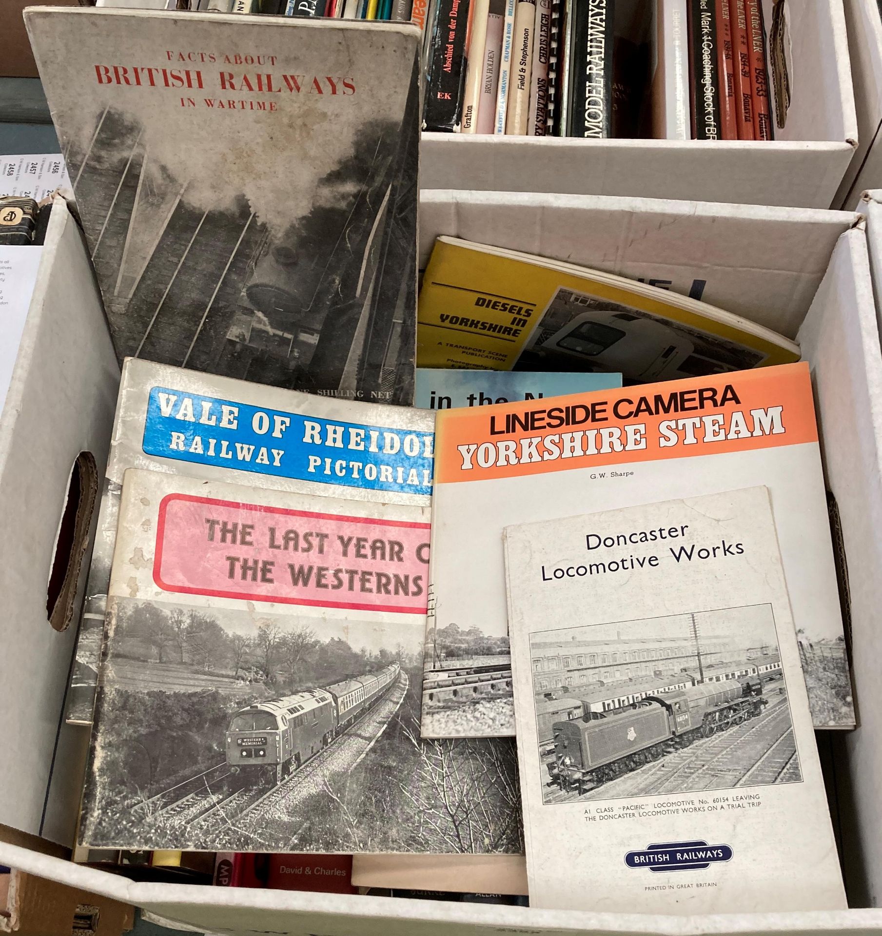 Contents to box 30 books and booklets all railway related including model railways and steam - - Image 4 of 4