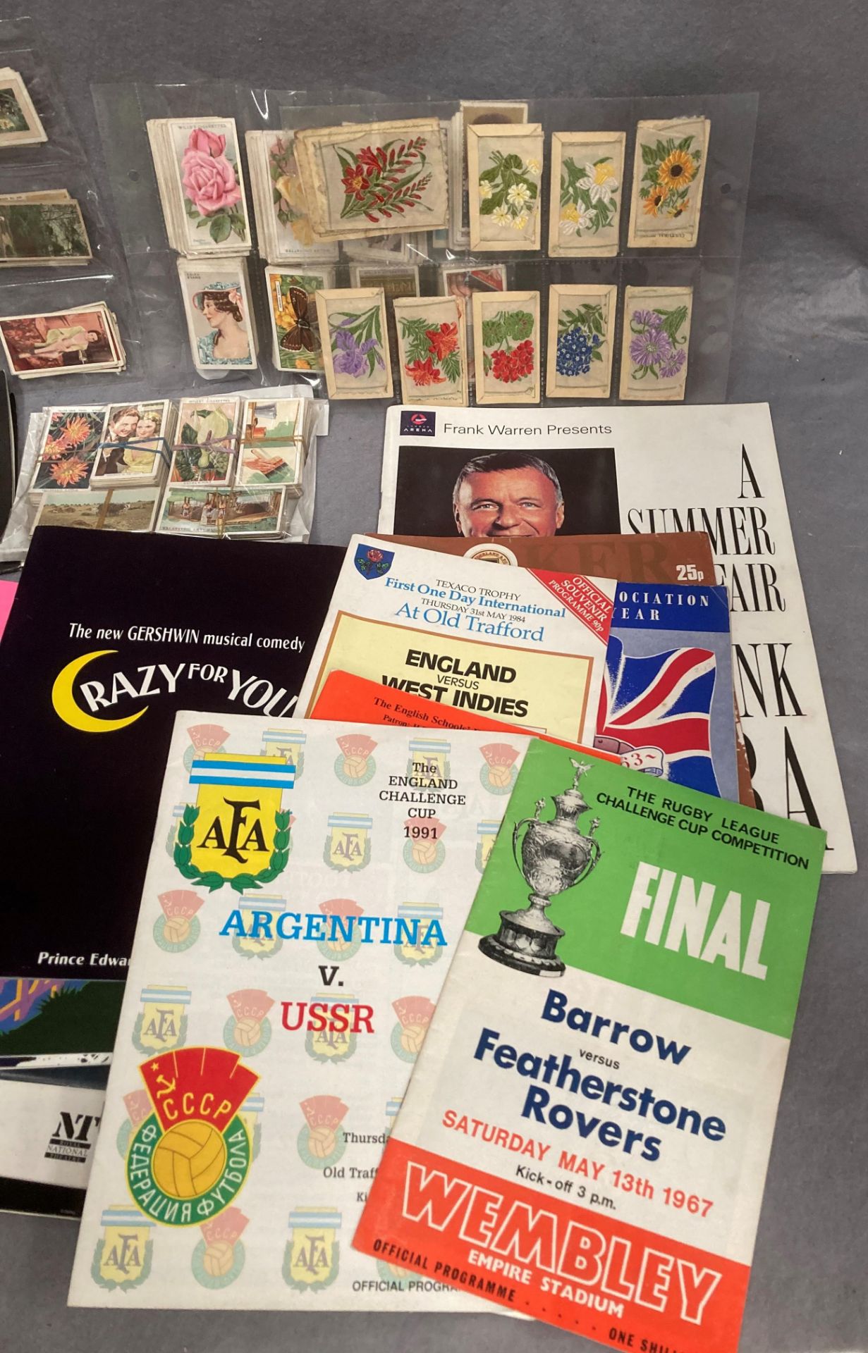 Superb mixed lot of paper collectibles and ephemera, event programmes, concerts (inc Frank Sinatra), - Image 3 of 4