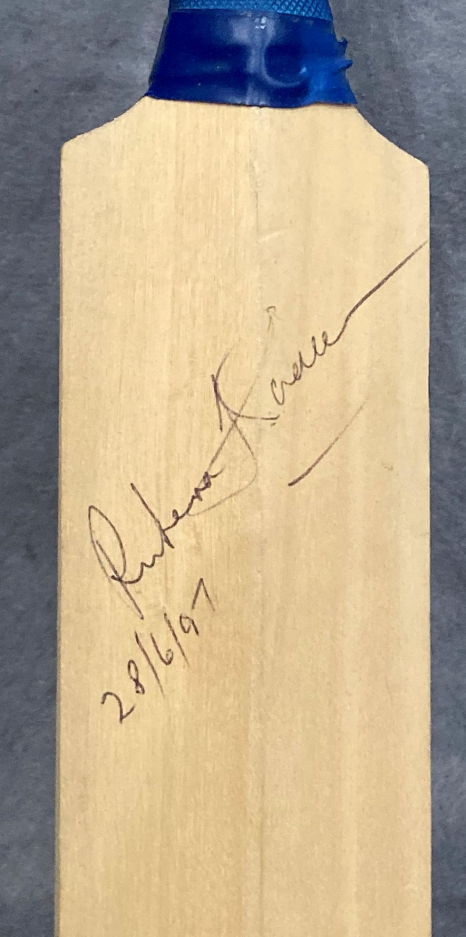 Sir Richard Hadlee signed miniature cricket bat featuring his test career batting and bowling - Image 3 of 3