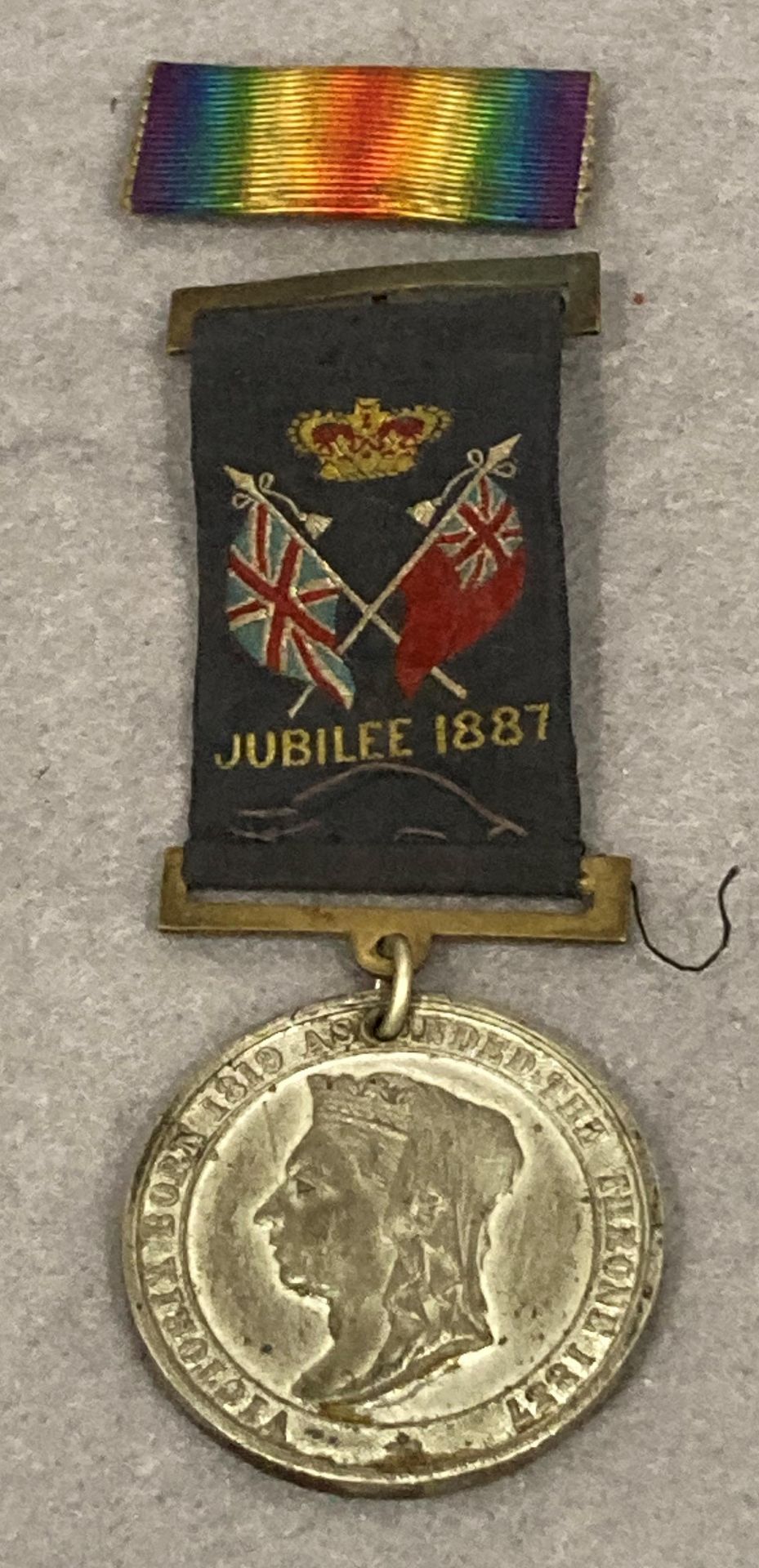 A Queen Victoria Jubilee medallion featuring the Leeds Coat of Arms to the reverse with a Jubilee