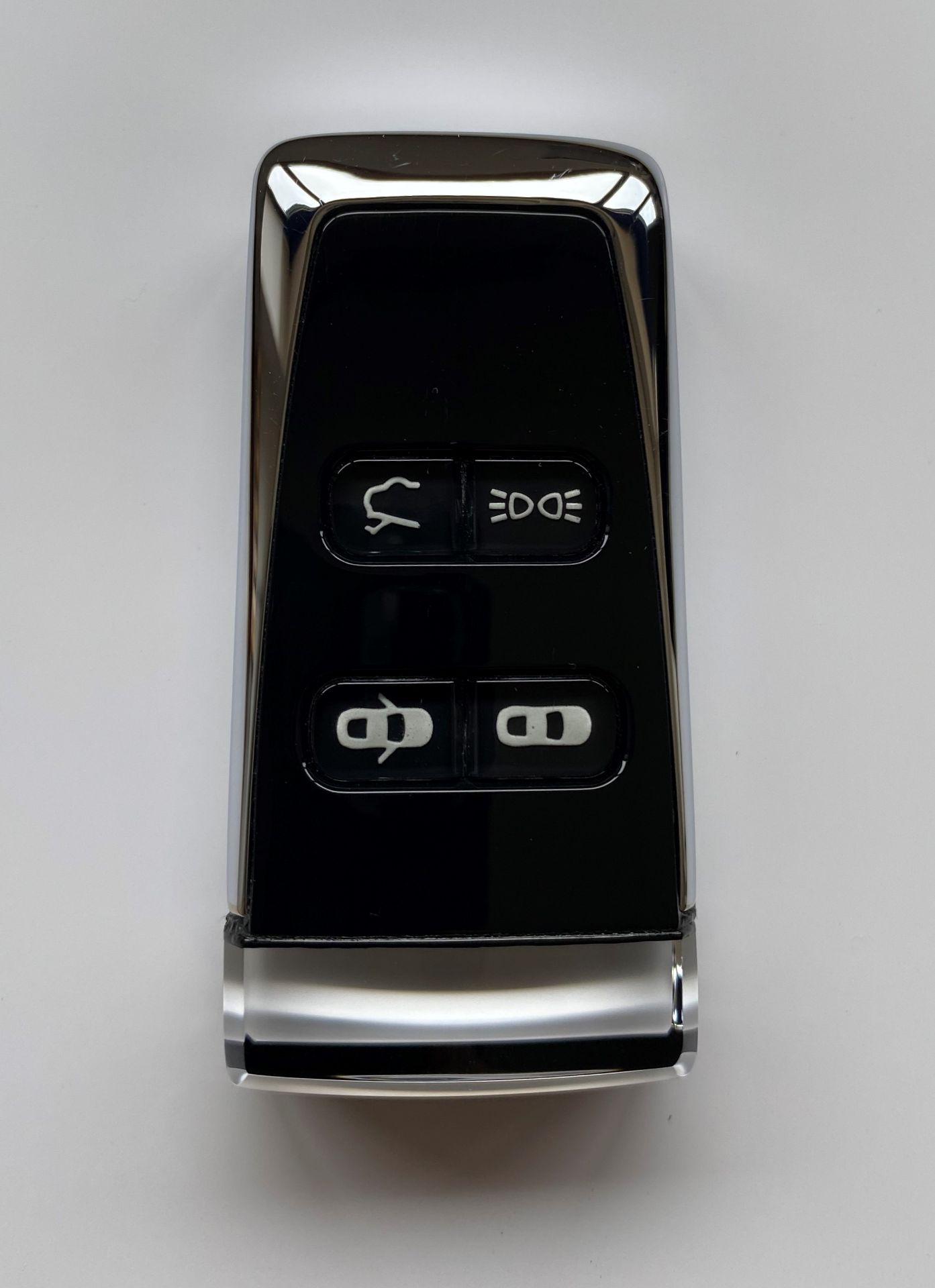 AN ASTON MARTIN EMOTION CONTROL GLASS KEY FOB. - Image 7 of 13