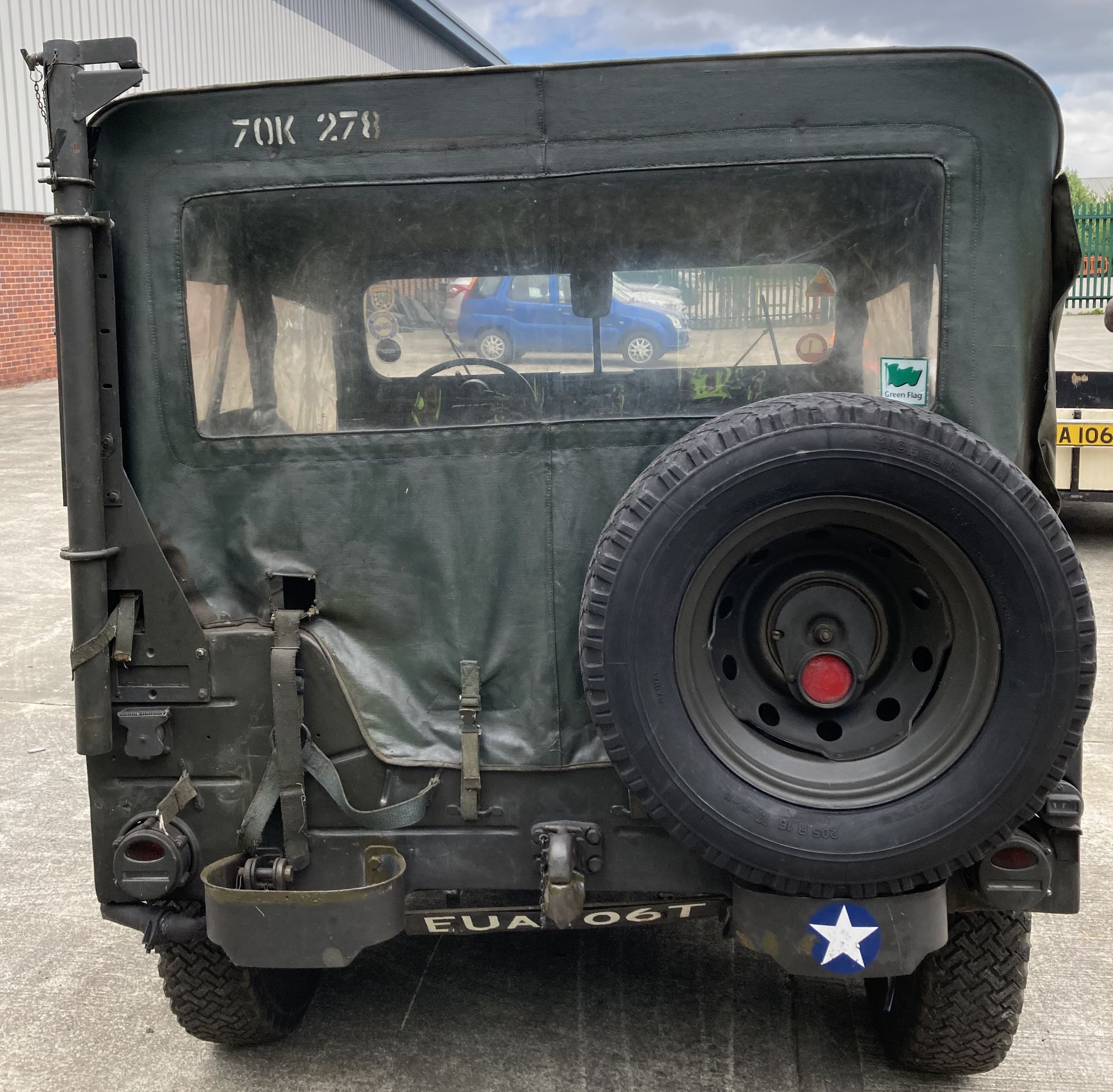 A FORD M151 (WILLYS) 1/4 TON 2.2 LIGHT 4X4 UTILITY JEEP - Petrol - Green - Ex USA Air Force. - Image 4 of 28