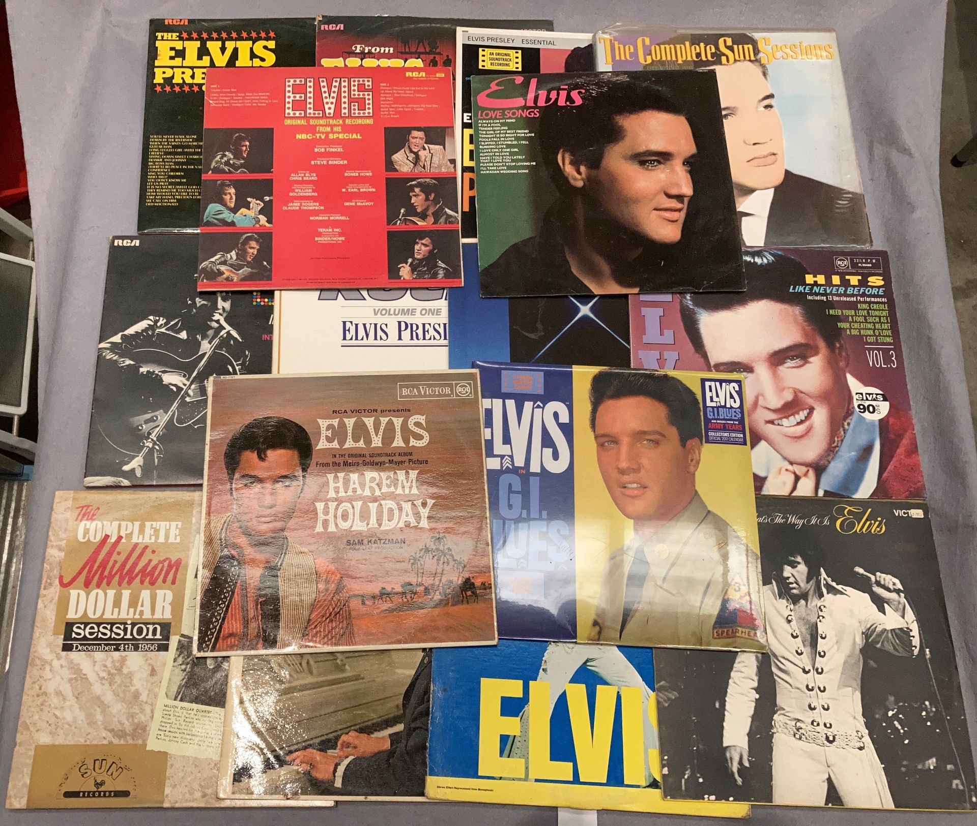 16 assorted 12" LPs/albums by Elvis Presley, G.