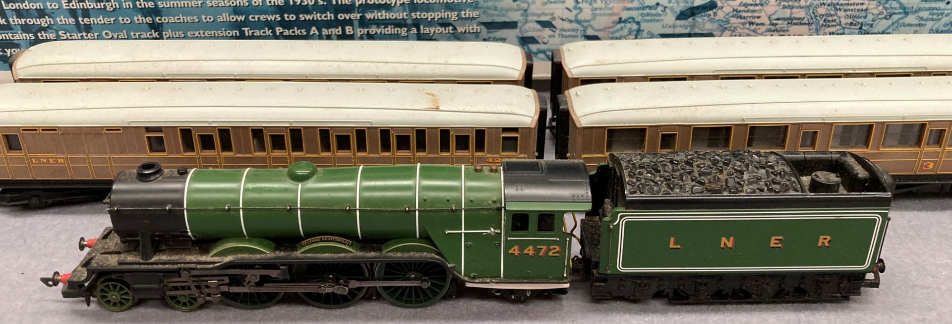 Hornby Flying Scotsman trainset including LNER Flying Scotsman locomotive, - Image 2 of 2