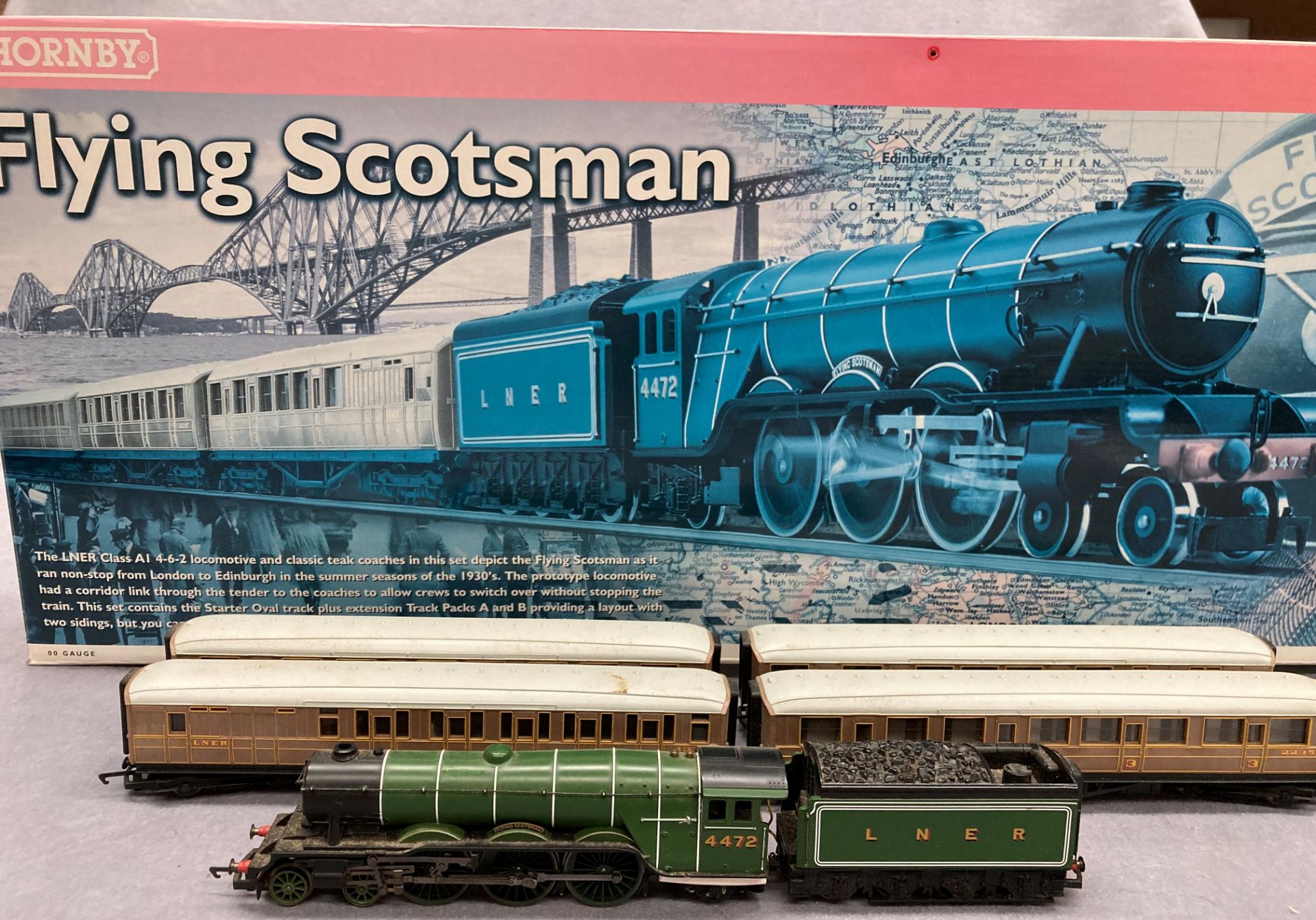 Hornby Flying Scotsman trainset including LNER Flying Scotsman locomotive,