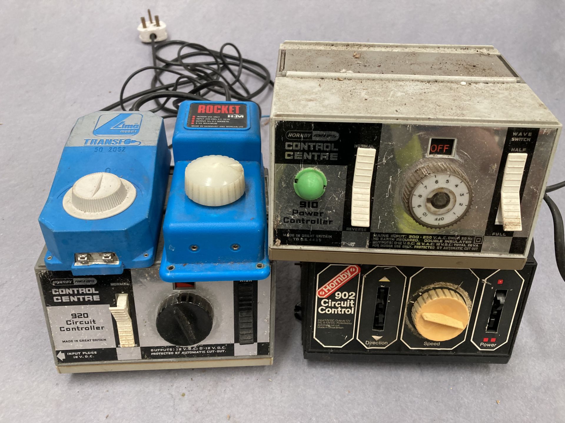 3 assorted Hornby control centre 910 power controller, 920 circuit controller, - Image 2 of 2