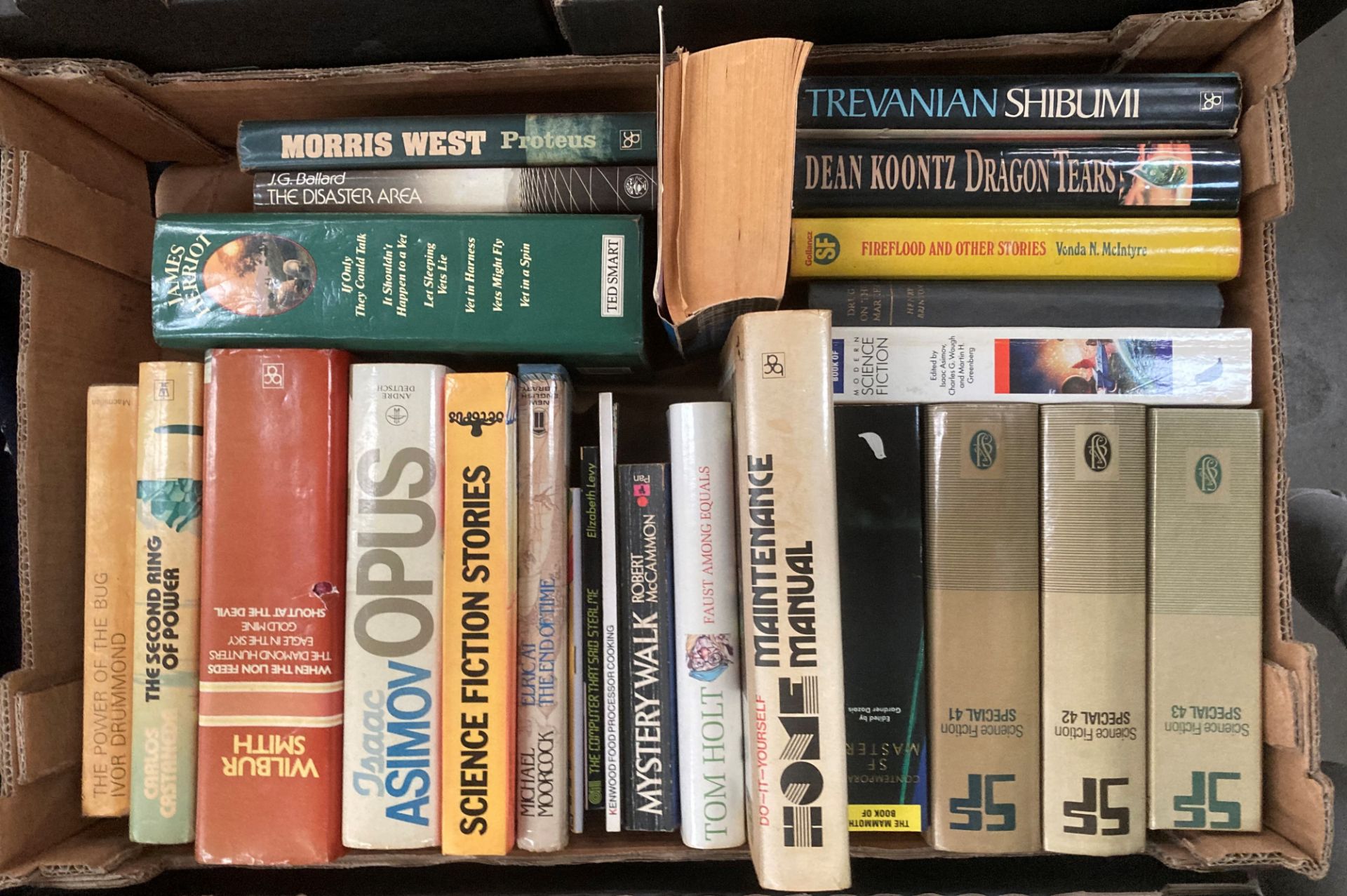 Contents to three boxes - hardback books - thriller, science fiction, horror etc, - Image 2 of 4