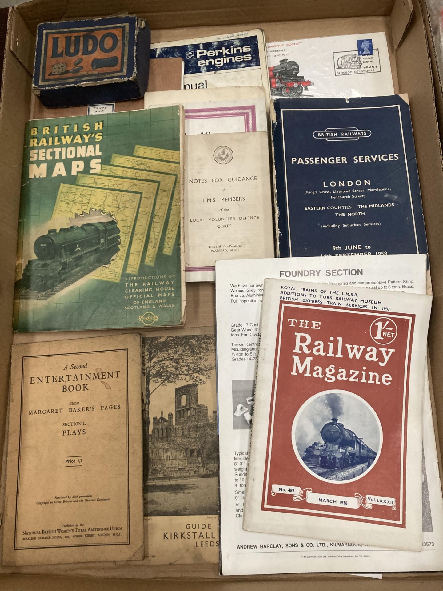 Contents to two trays - railway related ephemera and booklets - British Railways Passenger Services - Image 2 of 3