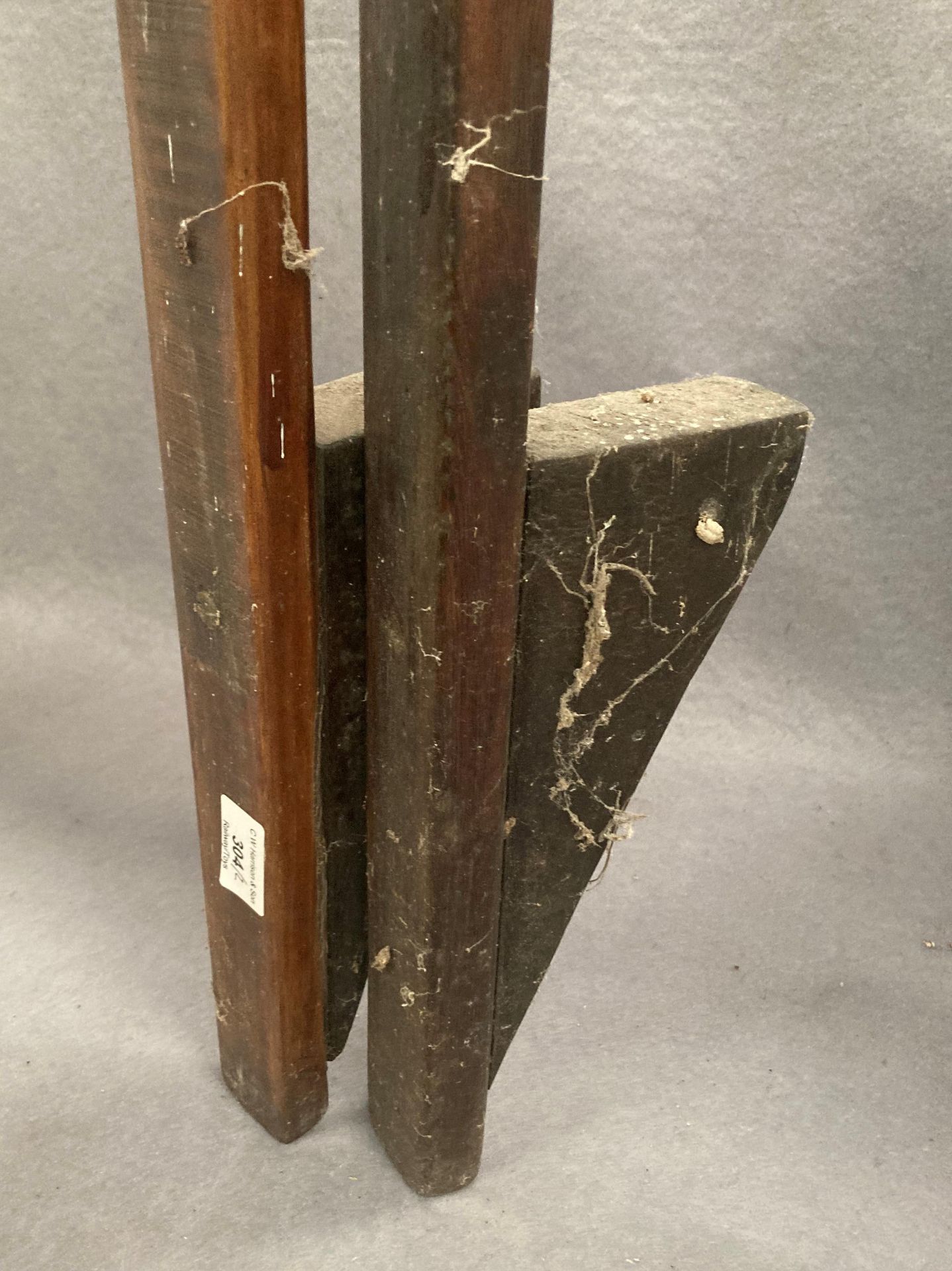 A pair of childs wooden stilts each 100cm (39") long - Image 2 of 2