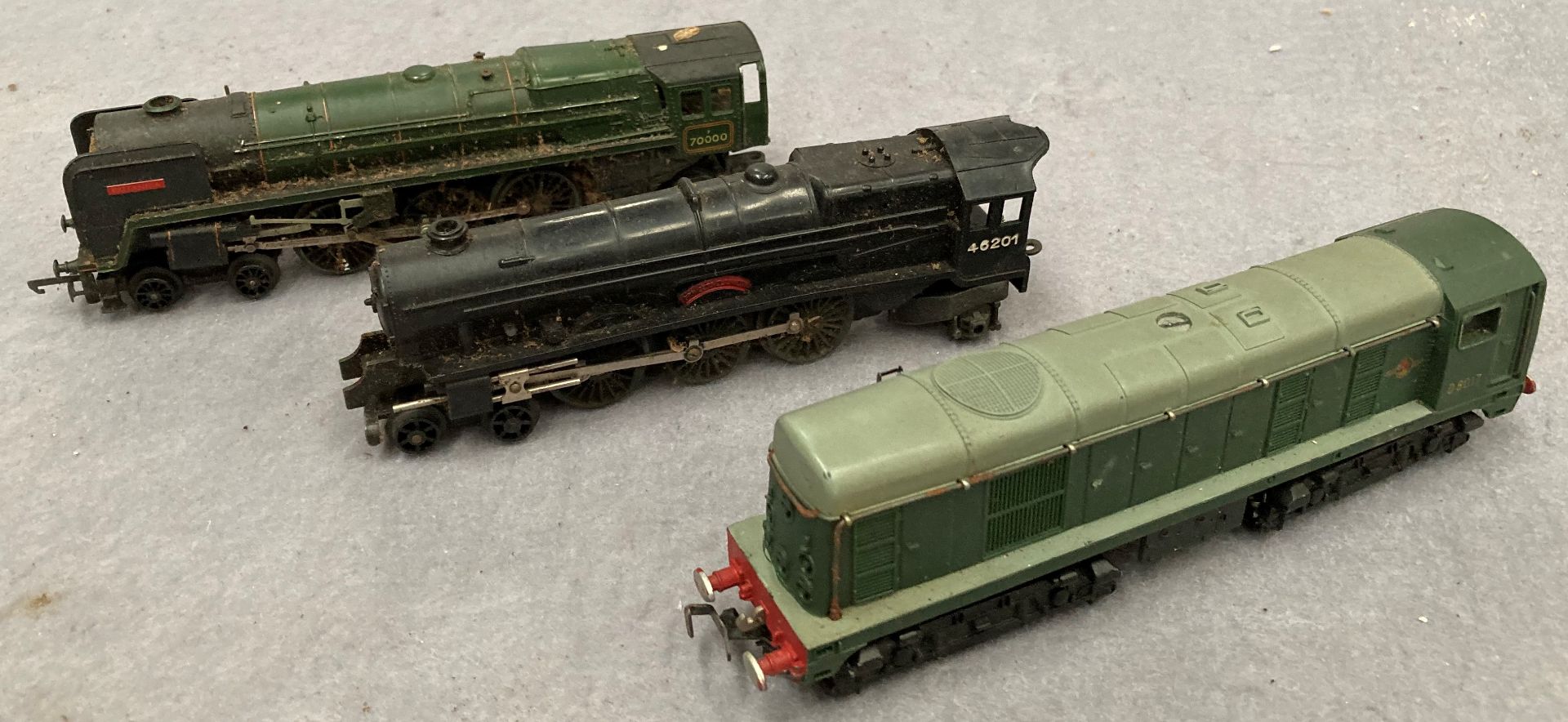 2 steam locomotives OO gauge Princess Elizabeth and Britannia and a Diesel locomotive by Hornby