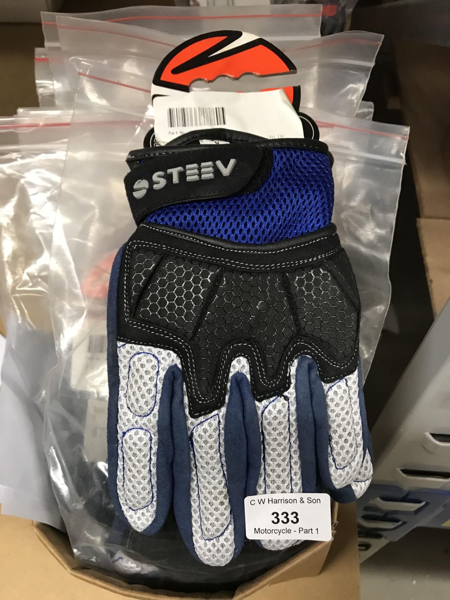 Contents to box - 10 x pairs of Steev Superbike gloves - black/blue - S