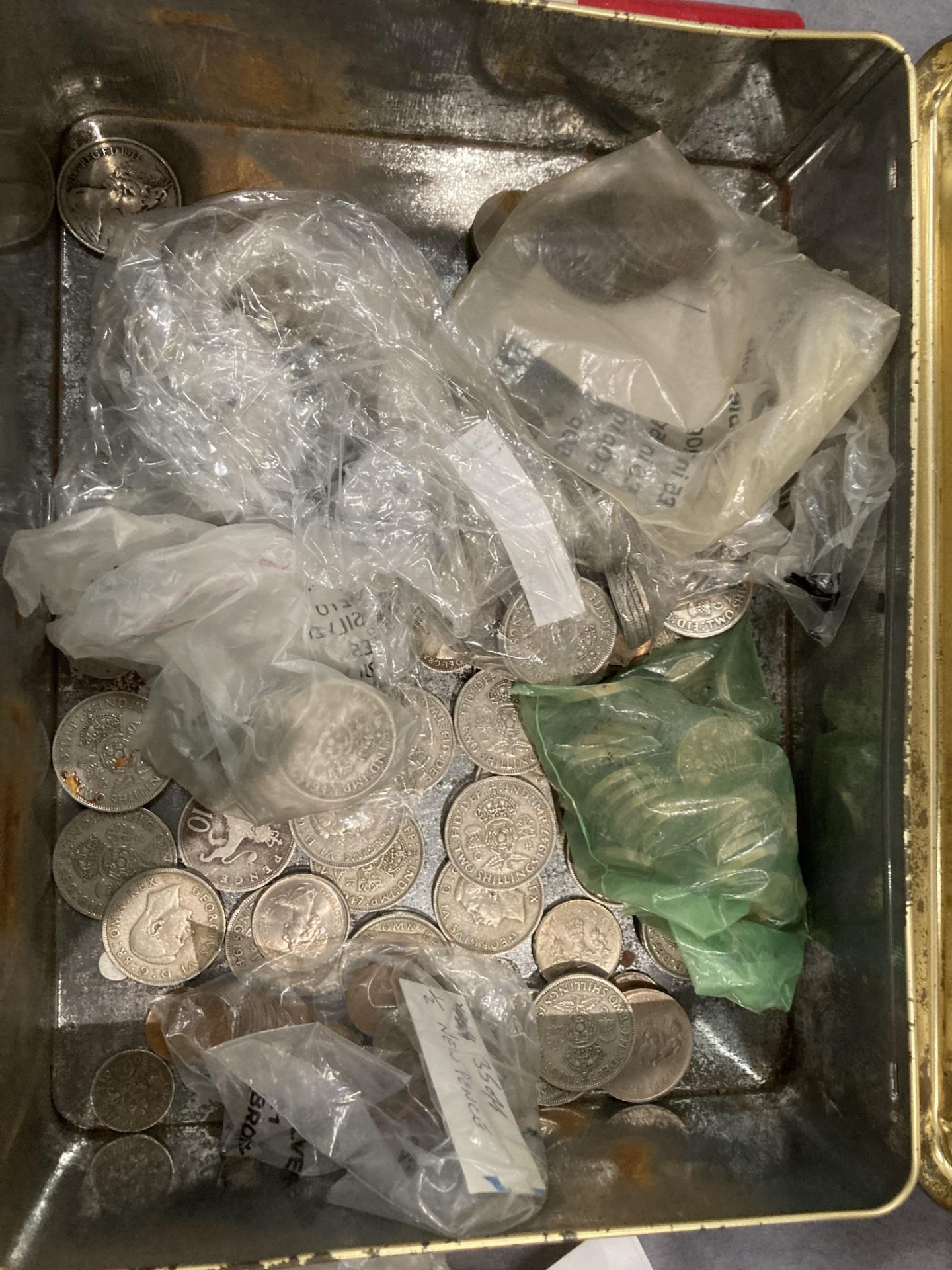 Coin collection of mixed UK and world coins - Image 2 of 3