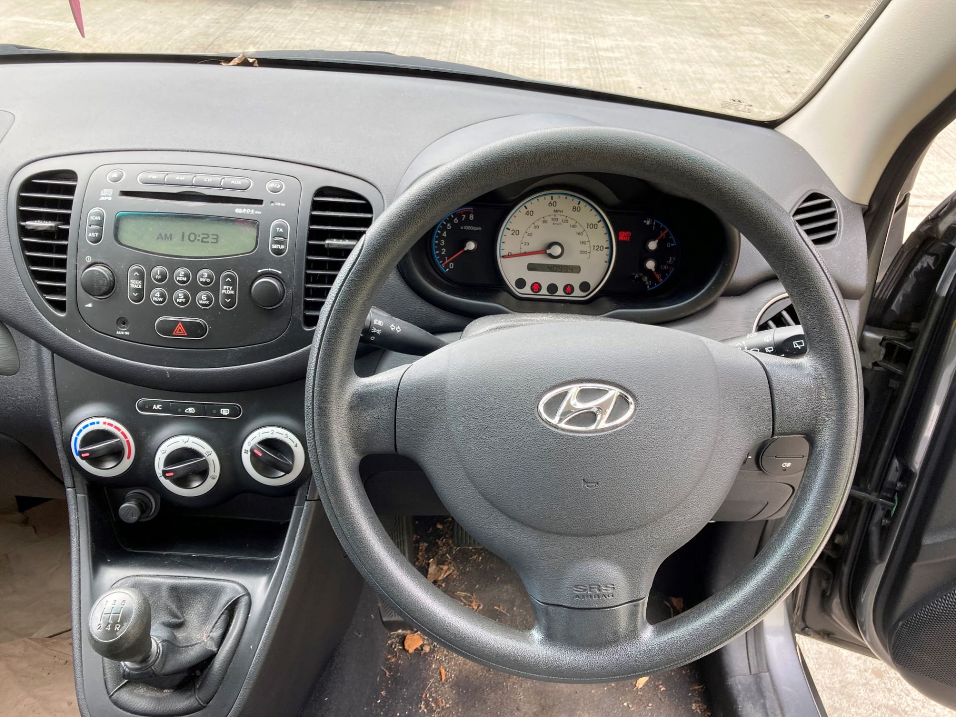 FROM A DECEASED ESTATE HYUNDAI i10 CLASSIC 5 door hatchback (1248cc) - petrol - grey Reg No: YR59 - Image 8 of 8